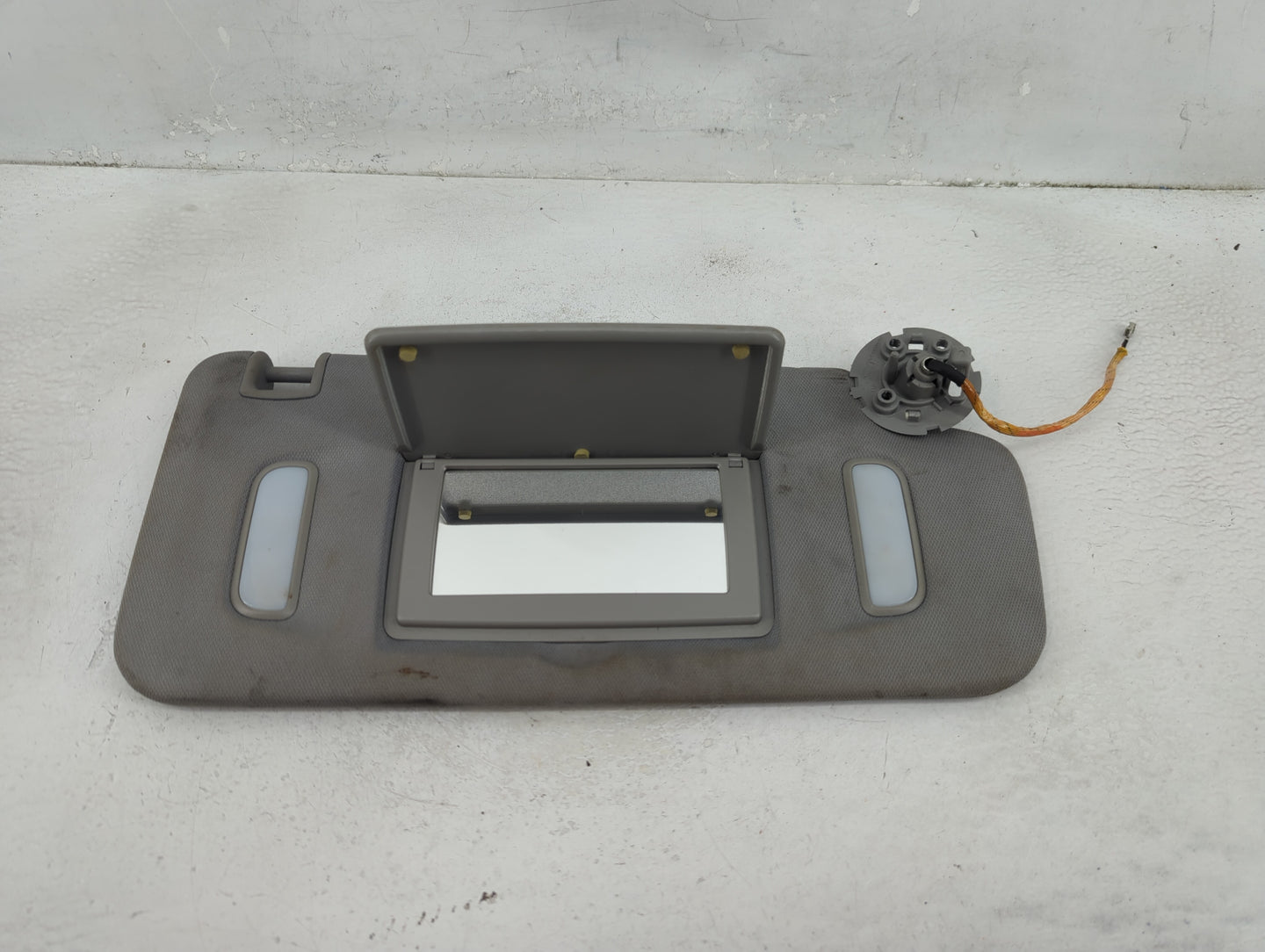 2017-2019 Gmc Acadia Sun Visor Shade Replacement Passenger Right Mirror Fits Fits 2017 2018 2019 OEM Used Auto Parts - Oemus