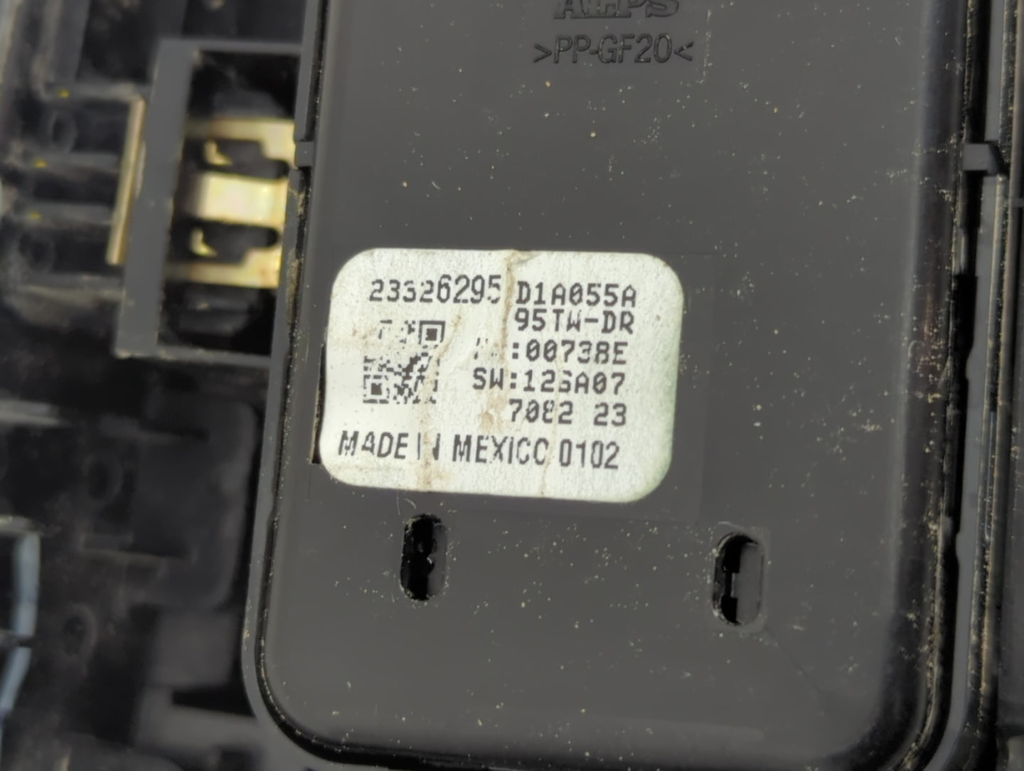 2017-2019 Gmc Acadia Master Power Window Switch Replacement Driver Side Left P/N:23326295 Fits Fits 2017 2018 2019 2020 OEM 