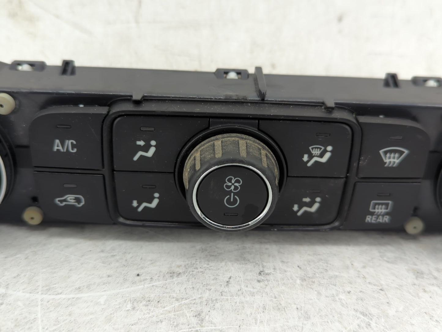 2017-2022 Gmc Acadia Climate Control Module Temperature AC/Heater Replacement P/N:84173748 Fits Fits 2017 2018 2019 2020 202