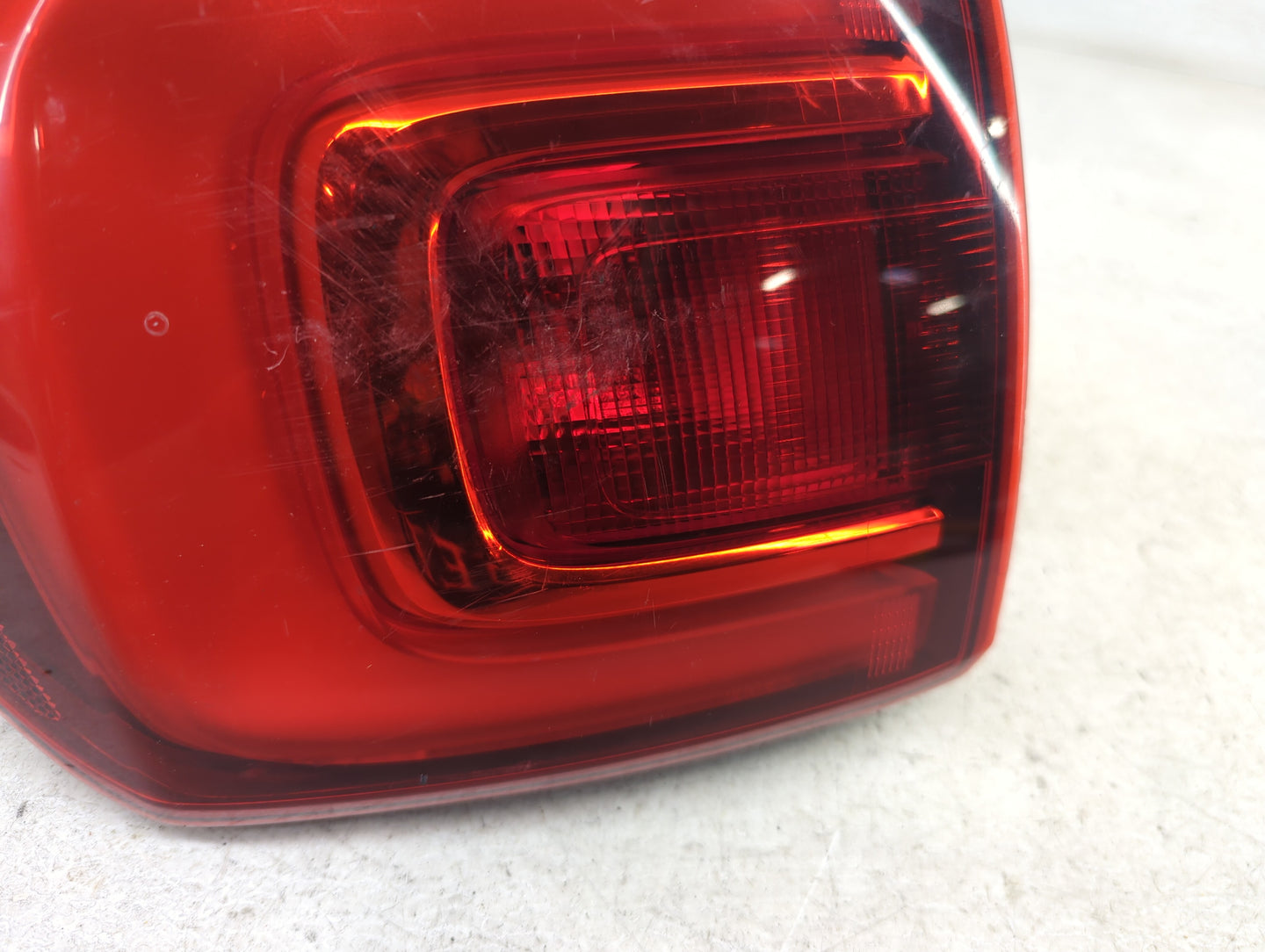 2013-2017 Gmc Acadia Tail Light Assembly Driver Left OEM P/N:84422634 Fits Fits 2013 2014 2015 2016 2017 OEM Used Auto Parts