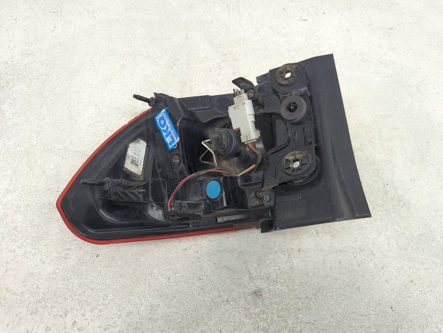 2013-2017 Gmc Acadia Tail Light Assembly Driver Left OEM P/N:84422634 Fits Fits 2013 2014 2015 2016 2017 OEM Used Auto Parts