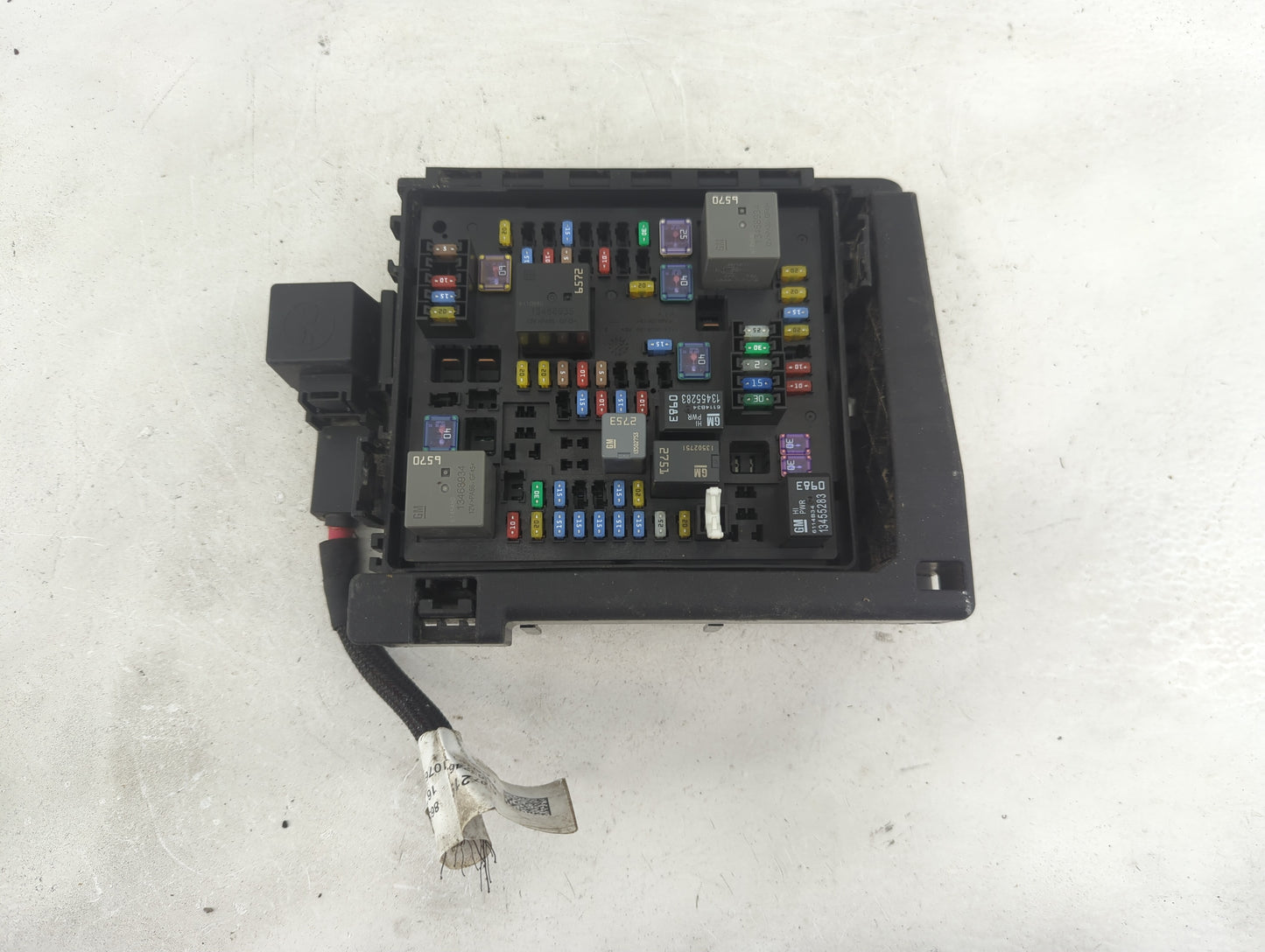 2017 Gmc Acadia Fusebox Fuse Box Panel Relay Module P/N:7171-4521-30 Fits OEM Used Auto Parts - Oemusedautoparts1.com