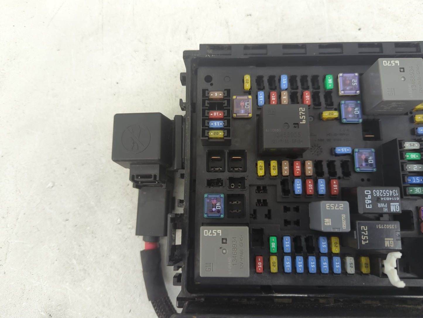 2017 Gmc Acadia Fusebox Fuse Box Panel Relay Module P/N:7171-4521-30 Fits OEM Used Auto Parts - Oemusedautoparts1.com