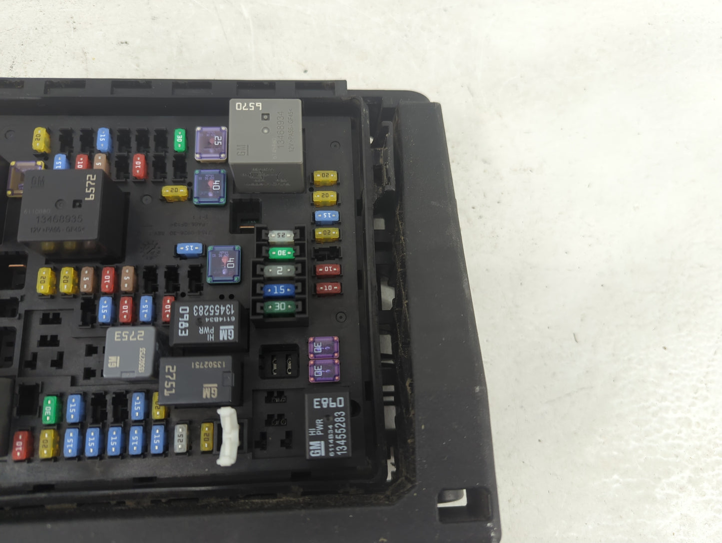 2017 Gmc Acadia Fusebox Fuse Box Panel Relay Module P/N:7171-4521-30 Fits OEM Used Auto Parts - Oemusedautoparts1.com