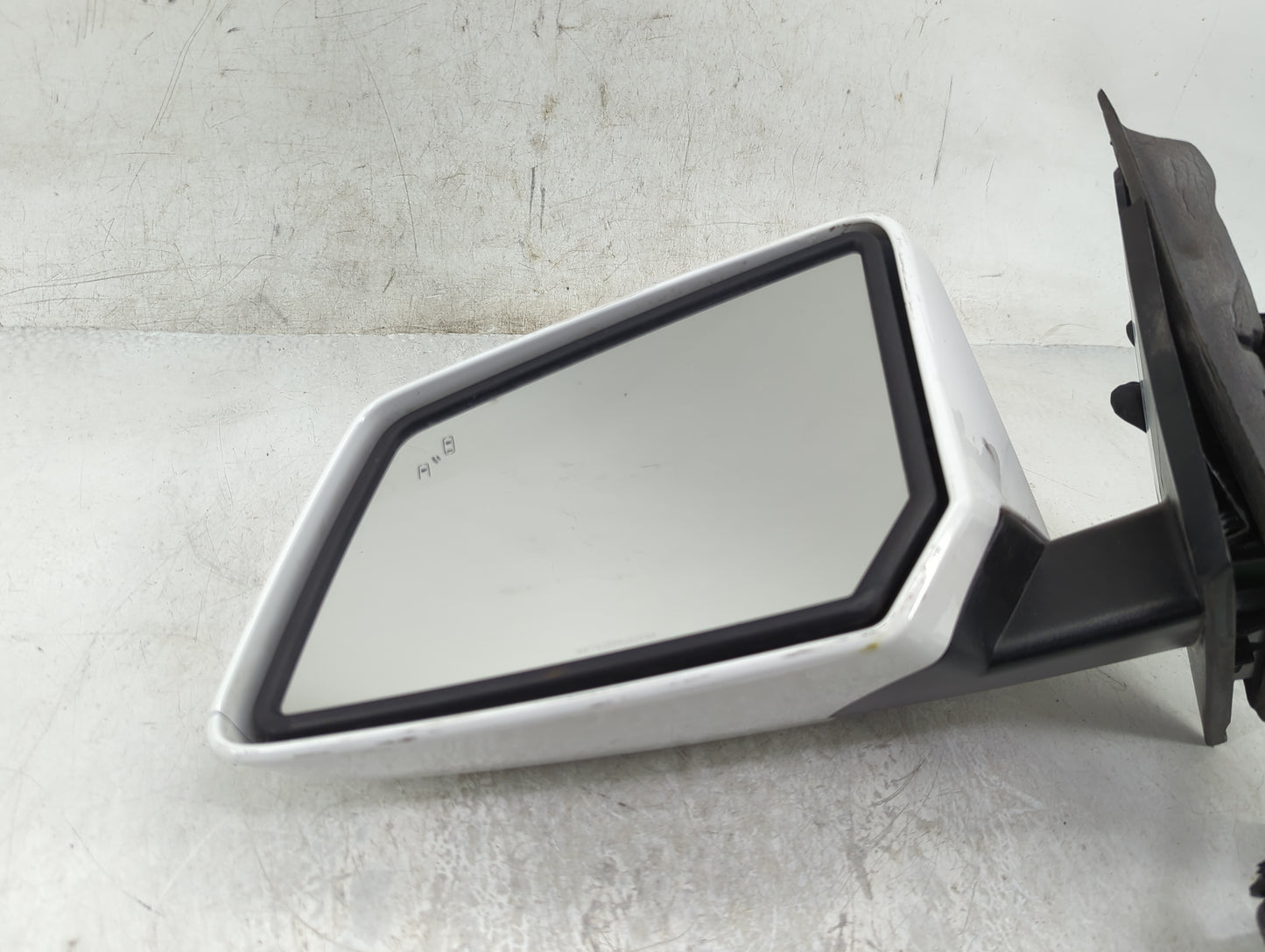 2013-2017 Gmc Acadia Driver Side View Mirror - Left Door Mirror OEM Used - Oemusedautoparts1.com