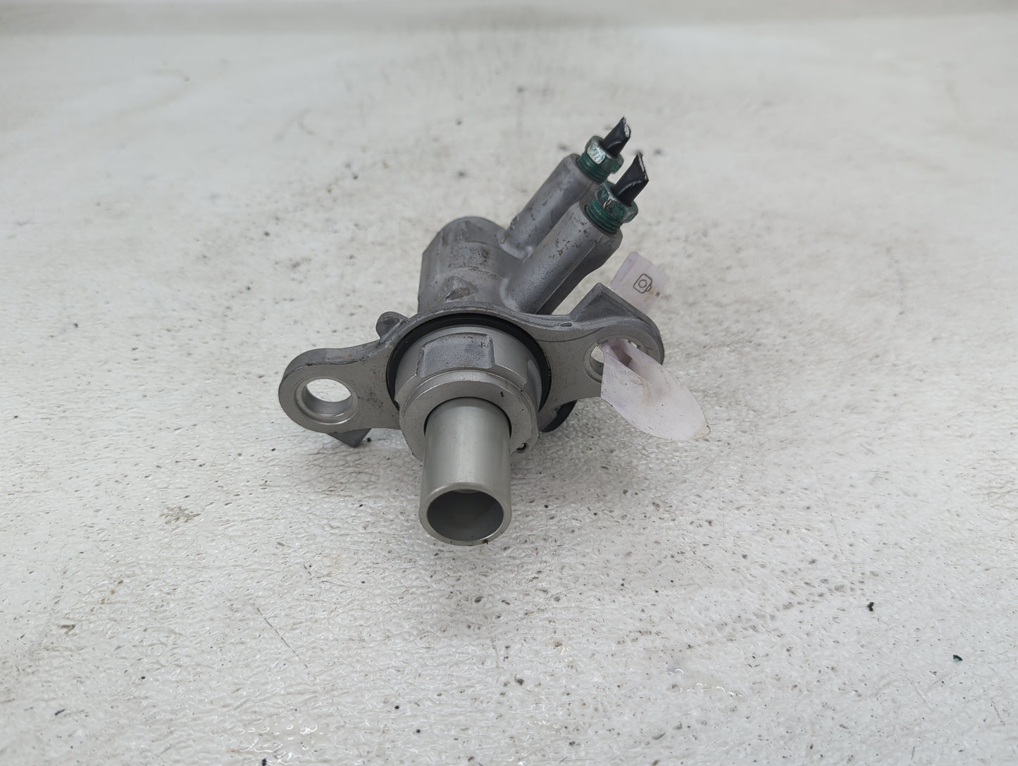 2009-2017 Gmc Acadia Brake Master Cylinder 1422819 - Oemusedautoparts1.com