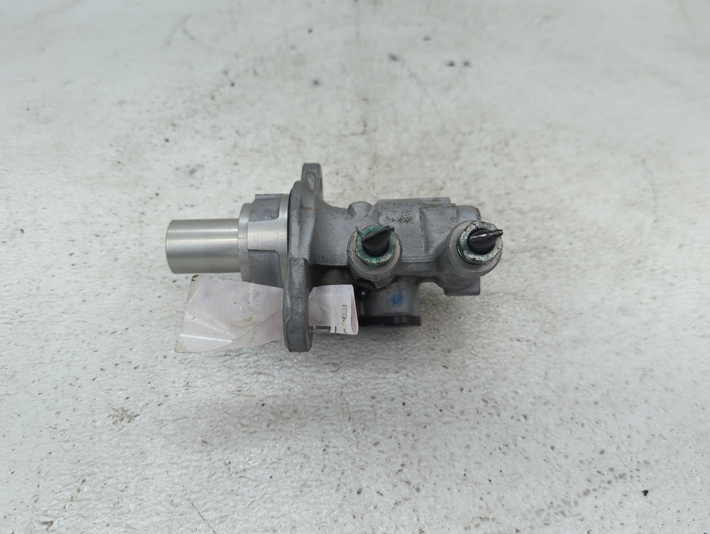 2009-2017 Gmc Acadia Brake Master Cylinder 1422819 - Oemusedautoparts1.com
