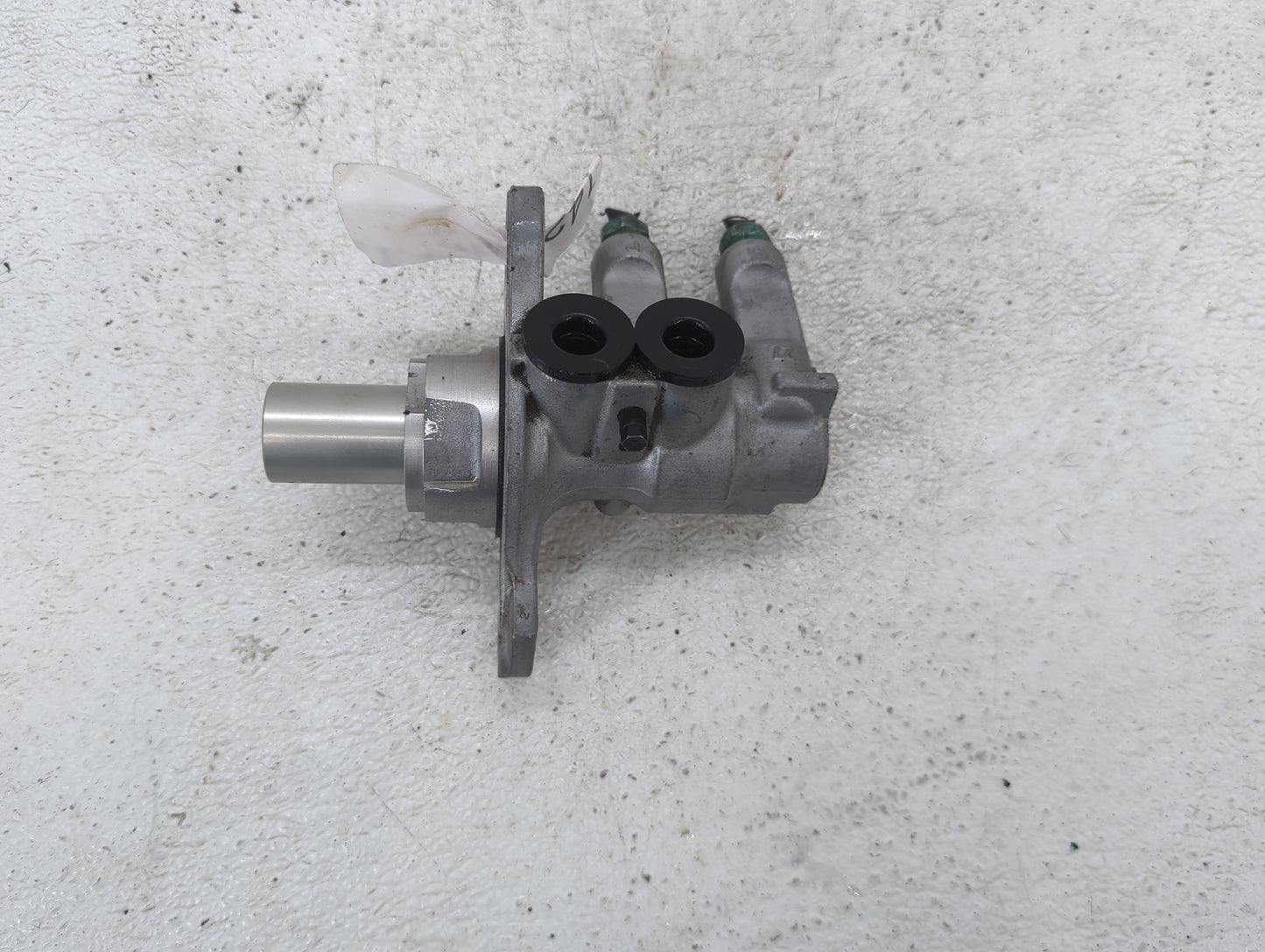 2009-2017 Gmc Acadia Brake Master Cylinder 1422819 - Oemusedautoparts1.com