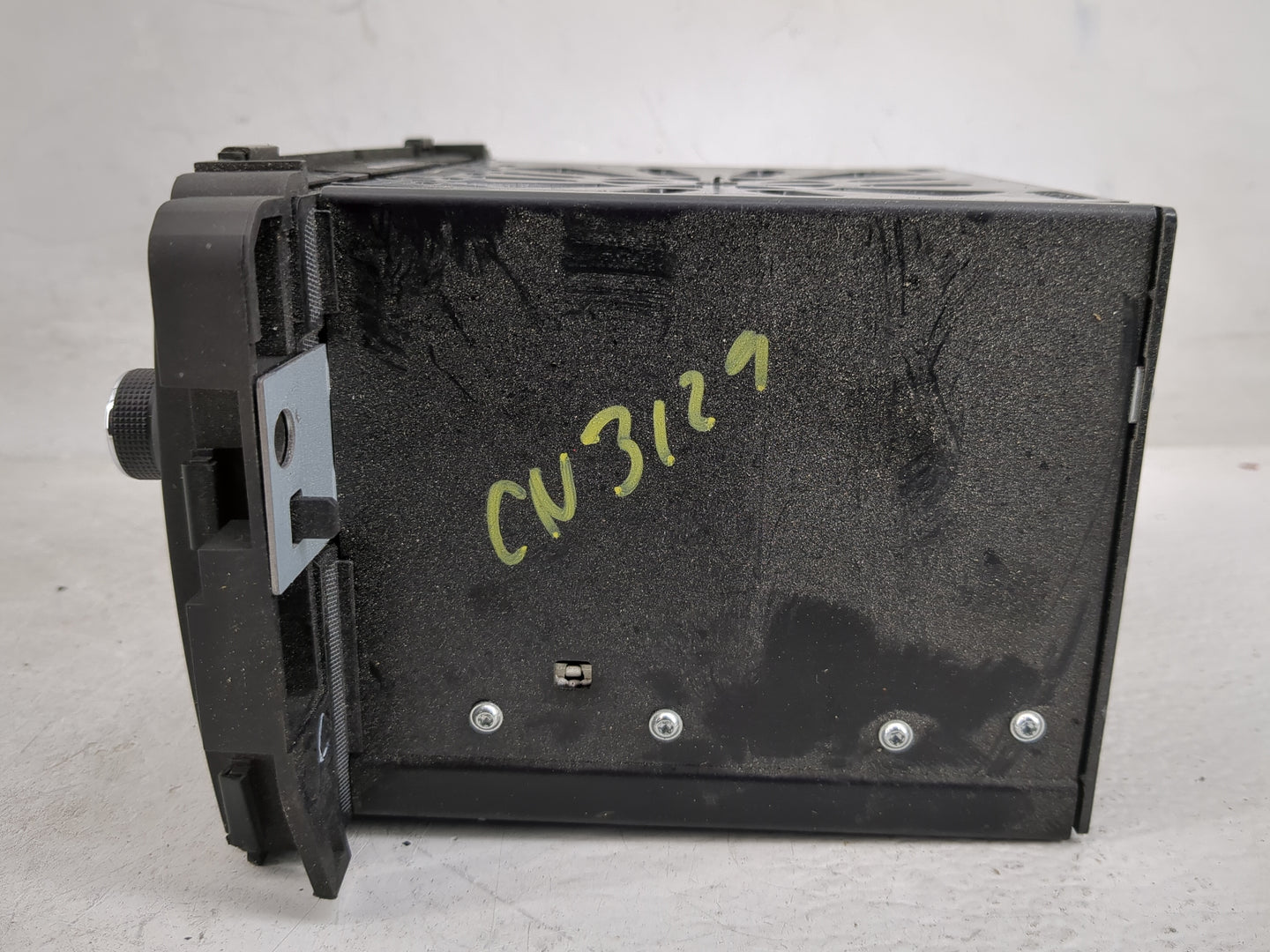2007-2017 Gmc Acadia Radio AM FM Cd Player Receiver Replacement P/N:84082779 Fits OEM Used Auto Parts - Oemusedautoparts1.co