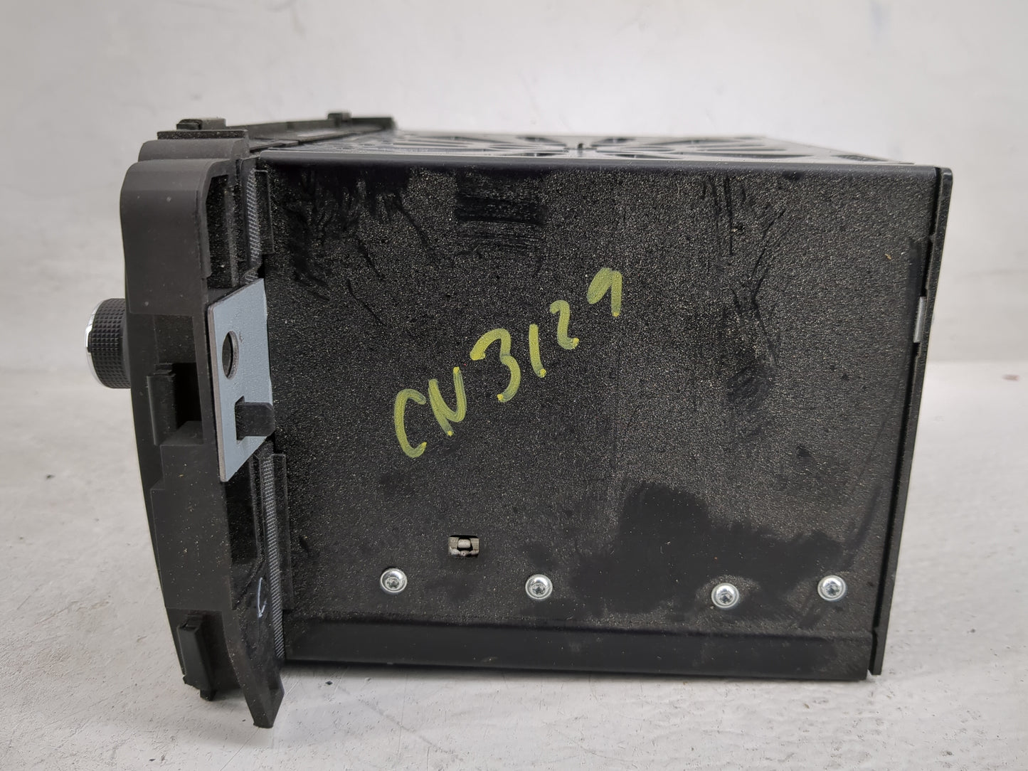 2007-2017 Gmc Acadia Radio AM FM Cd Player Receiver Replacement P/N:84082779 Fits OEM Used Auto Parts - Oemusedautoparts1.co