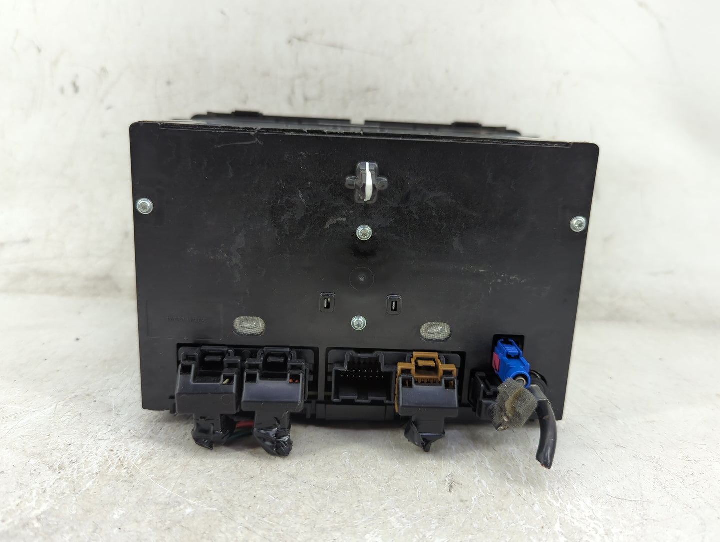 2015-2017 Gmc Acadia Radio AM FM Cd Player Receiver Replacement P/N:84082779 Fits Fits 2015 2016 2017 OEM Used Auto Parts - 