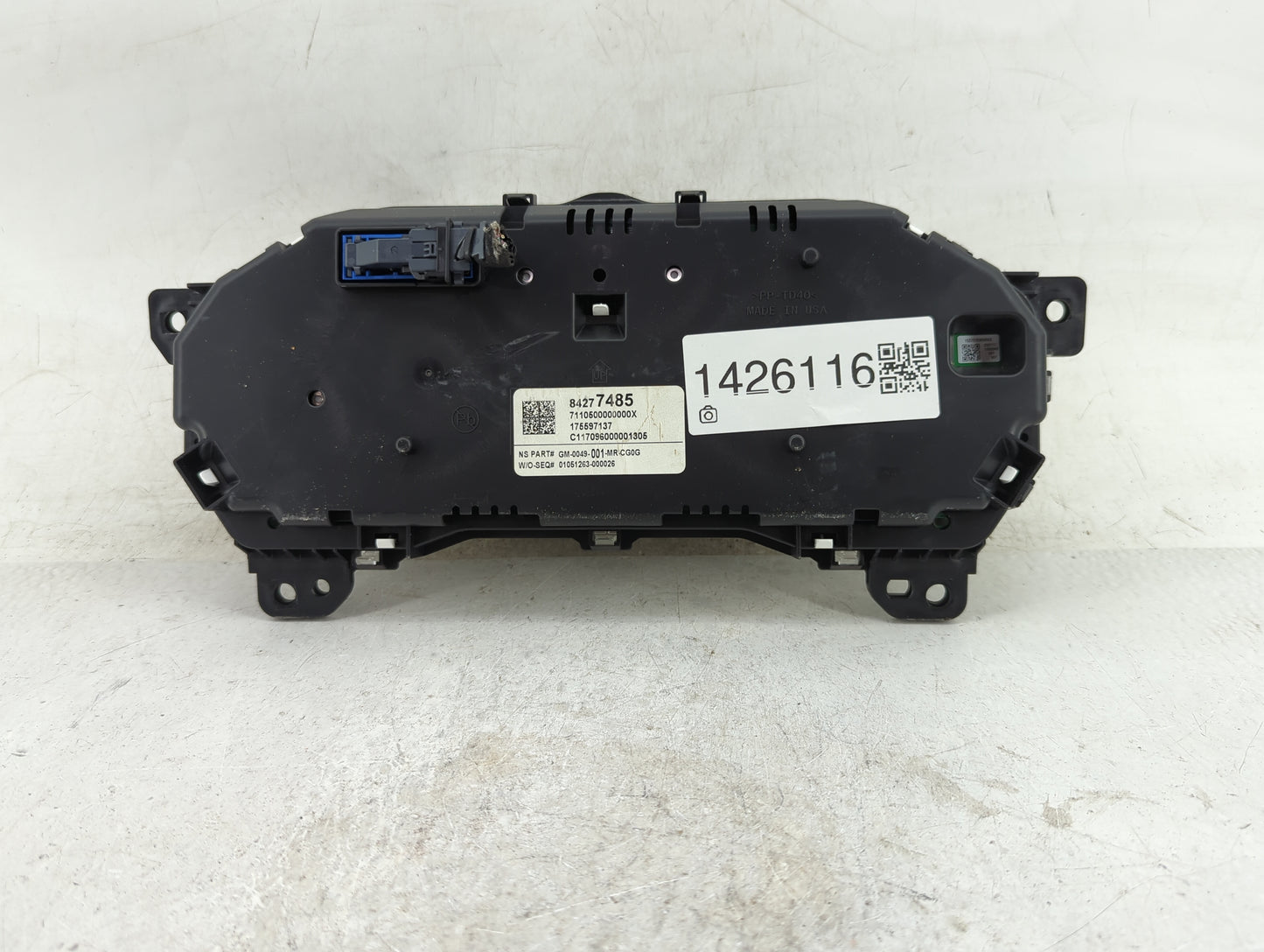 2017 Gmc Acadia Instrument Cluster Speedometer Gauges P/N:84277485 Fits OEM Used Auto Parts - Oemusedautoparts1.com