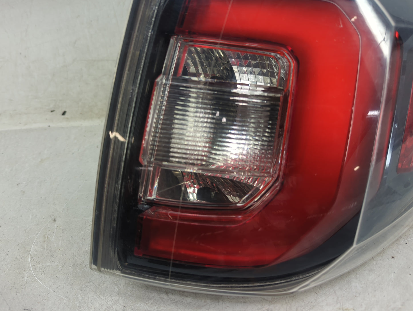 2013-2017 Gmc Acadia Tail Light Assembly Passenger Right OEM P/N:23236015 Fits Fits 2013 2014 2015 2016 2017 OEM Used Auto P
