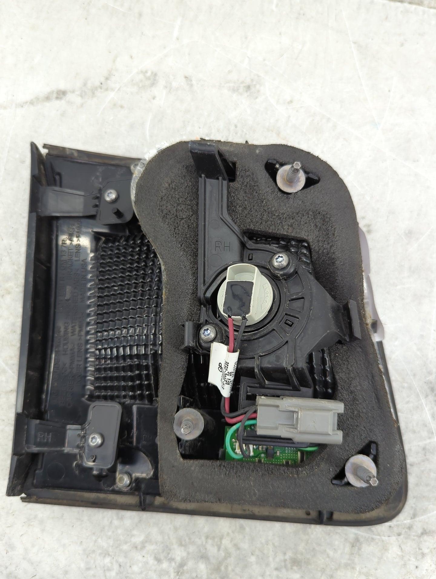 2013-2017 Gmc Acadia Tail Light Assembly Passenger Right OEM P/N:23267344 Fits Fits 2013 2014 2015 2016 2017 OEM Used Auto P