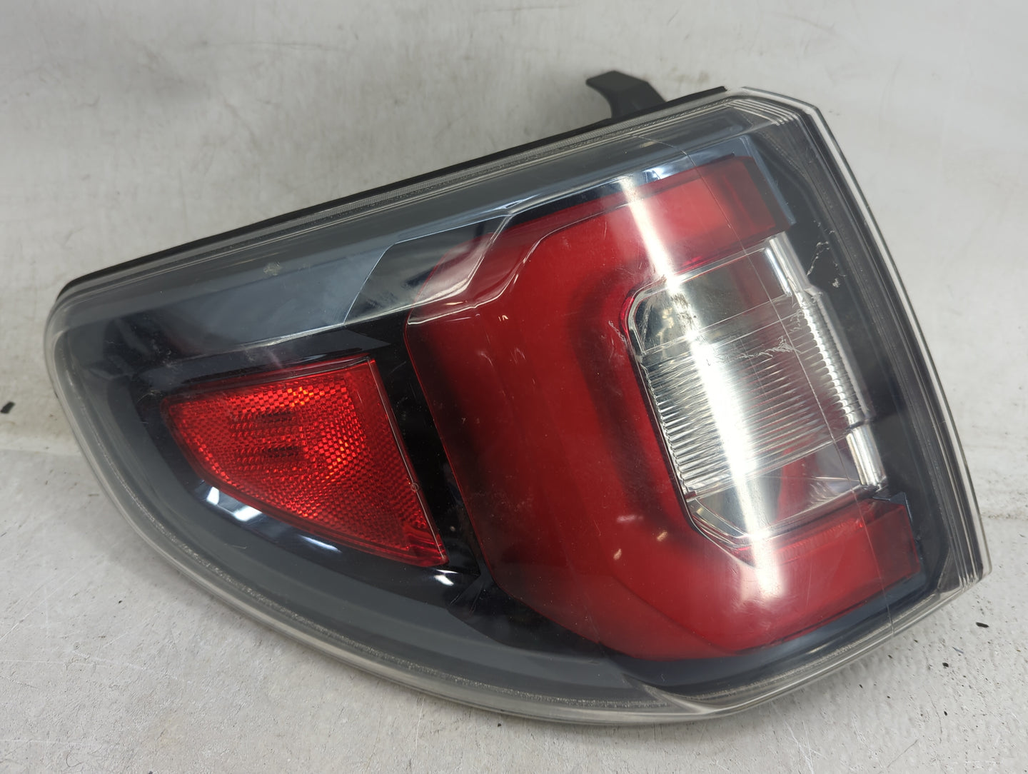2013-2017 Gmc Acadia Tail Light Assembly Driver Left OEM P/N:23236014 Fits Fits 2013 2014 2015 2016 2017 OEM Used Auto Parts