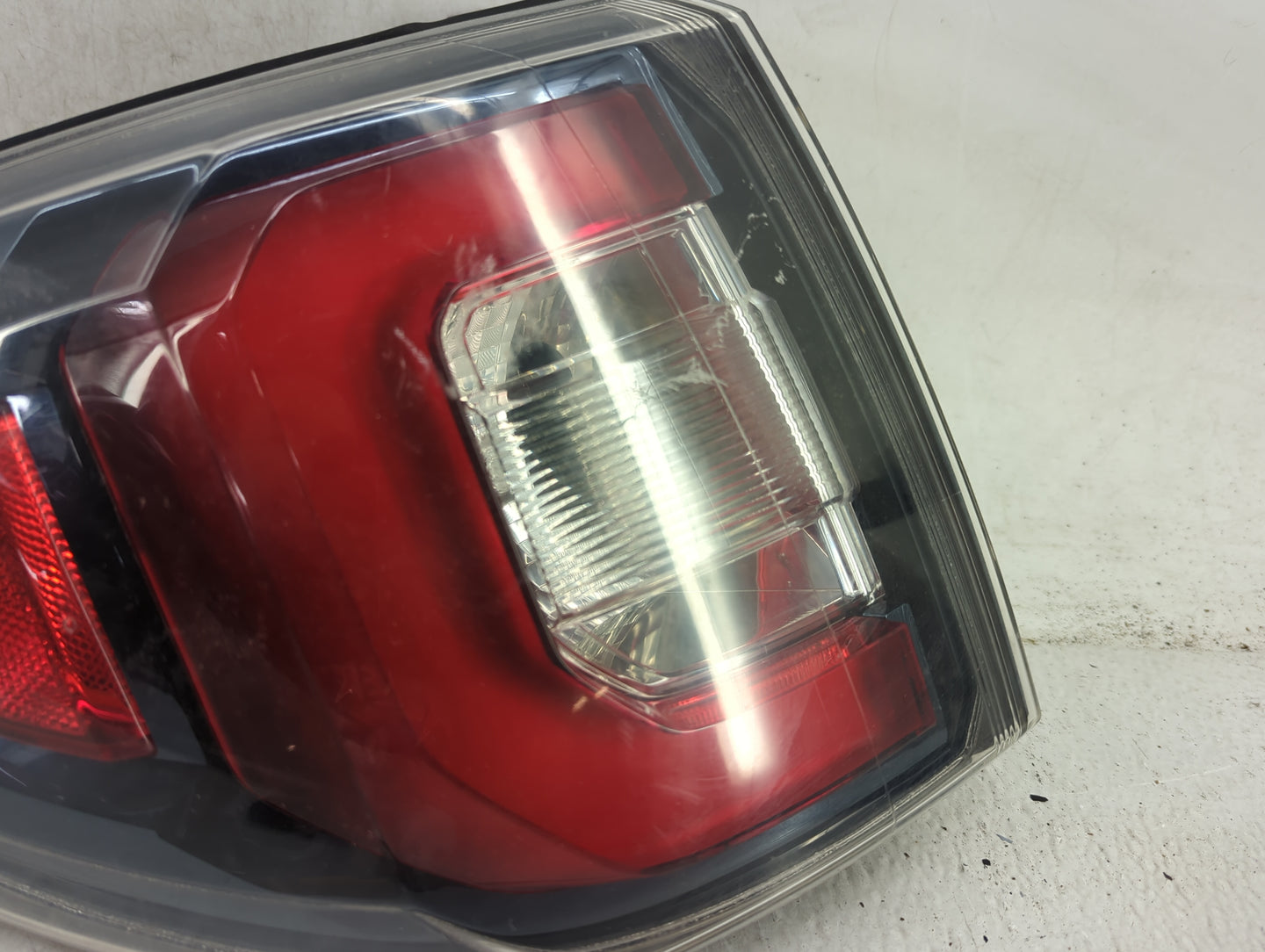 2013-2017 Gmc Acadia Tail Light Assembly Driver Left OEM P/N:23236014 Fits Fits 2013 2014 2015 2016 2017 OEM Used Auto Parts