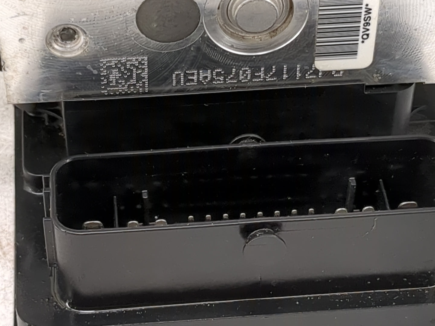 2017 Gmc Acadia ABS Pump Control Module Replacement P/N:47117F075AEU Fits OEM Used Auto Parts - Oemusedautoparts1.com