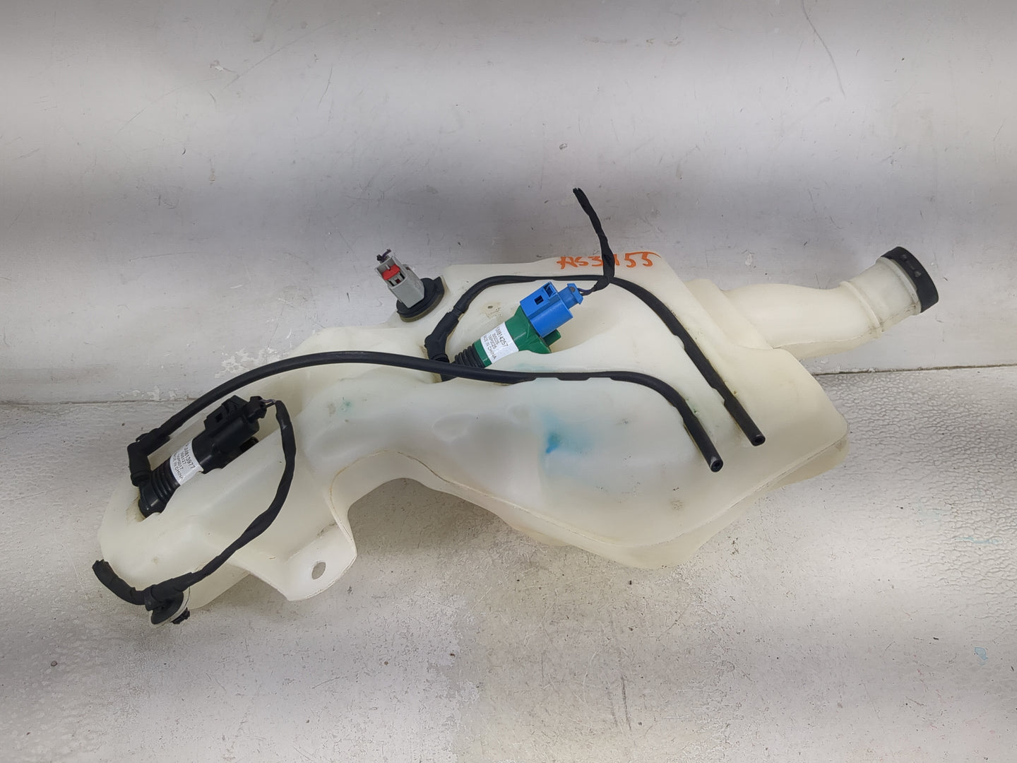 2017-2022 Gmc Acadia Windshield Washer Fluid Reservoir Bottle Oem 1474153 - Oemusedautoparts1.com