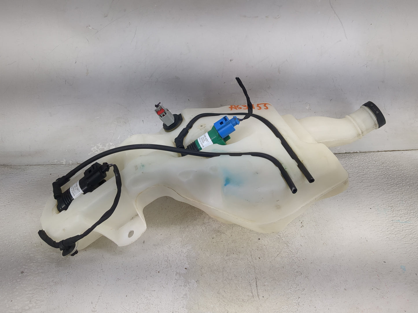 2017-2022 Gmc Acadia Windshield Washer Fluid Reservoir Bottle Oem 1474153 - Oemusedautoparts1.com