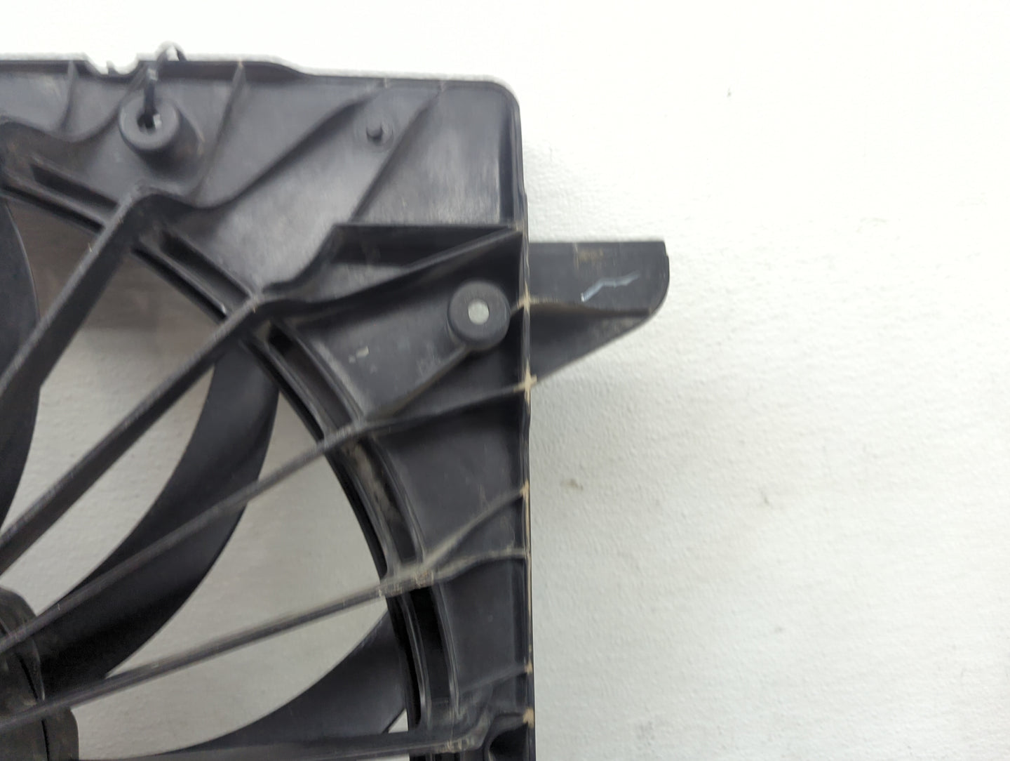 2017 Gmc Acadia Electric Radiator Cooling Fan Motor Assembly Fits OEM Used Auto Parts - Oemusedautoparts1.com