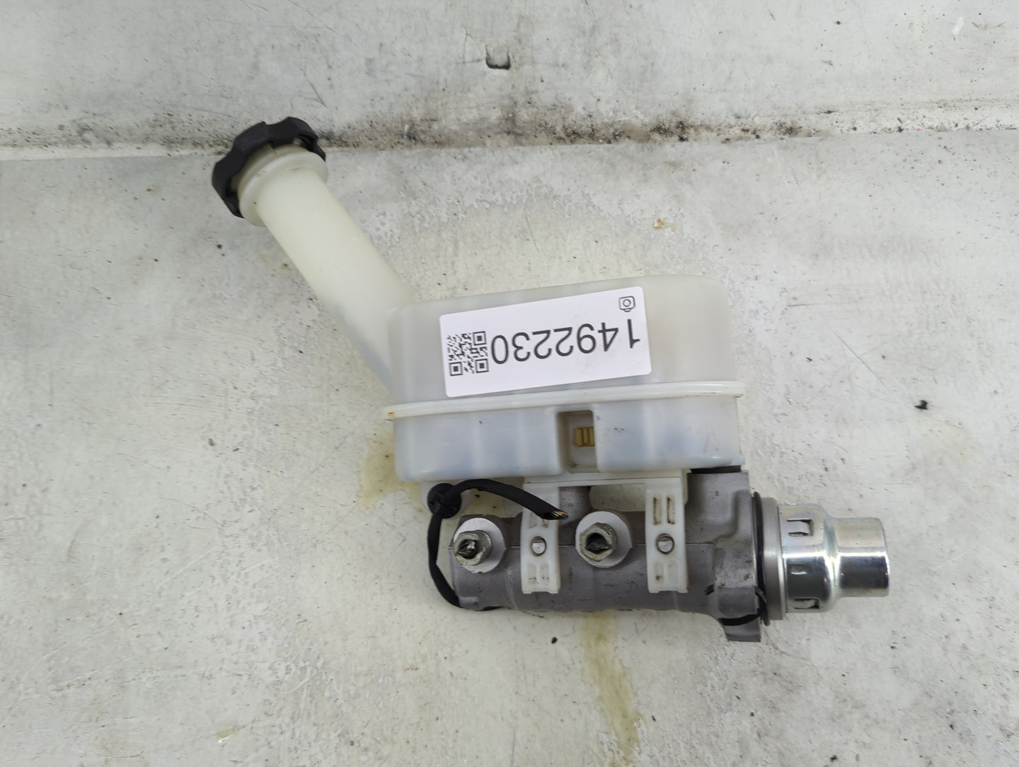 2009-2017 Gmc Acadia Brake Master Cylinder 1492230 - Oemusedautoparts1.com