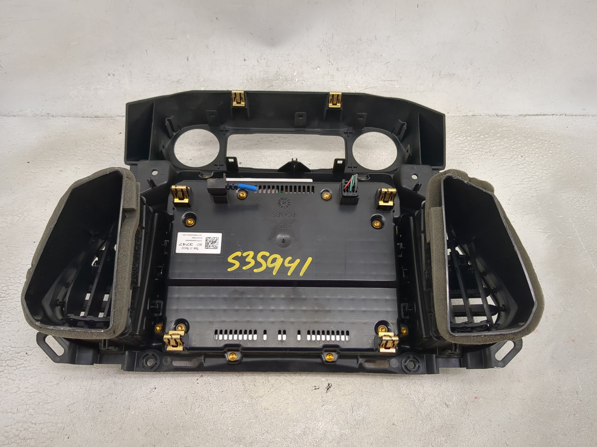 2017 Gmc Acadia Information Display Screen 1492627 - Oemusedautoparts1.com