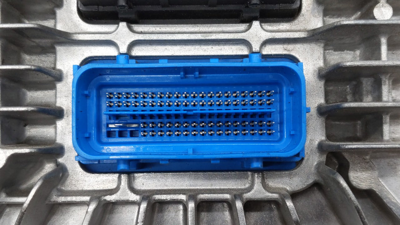2017 Gmc Acadia PCM Engine Control Computer ECU ECM PCU OEM P/N:12666068 12667002, 12666070, 12667189 Fits Fits 2018 2019 OE
