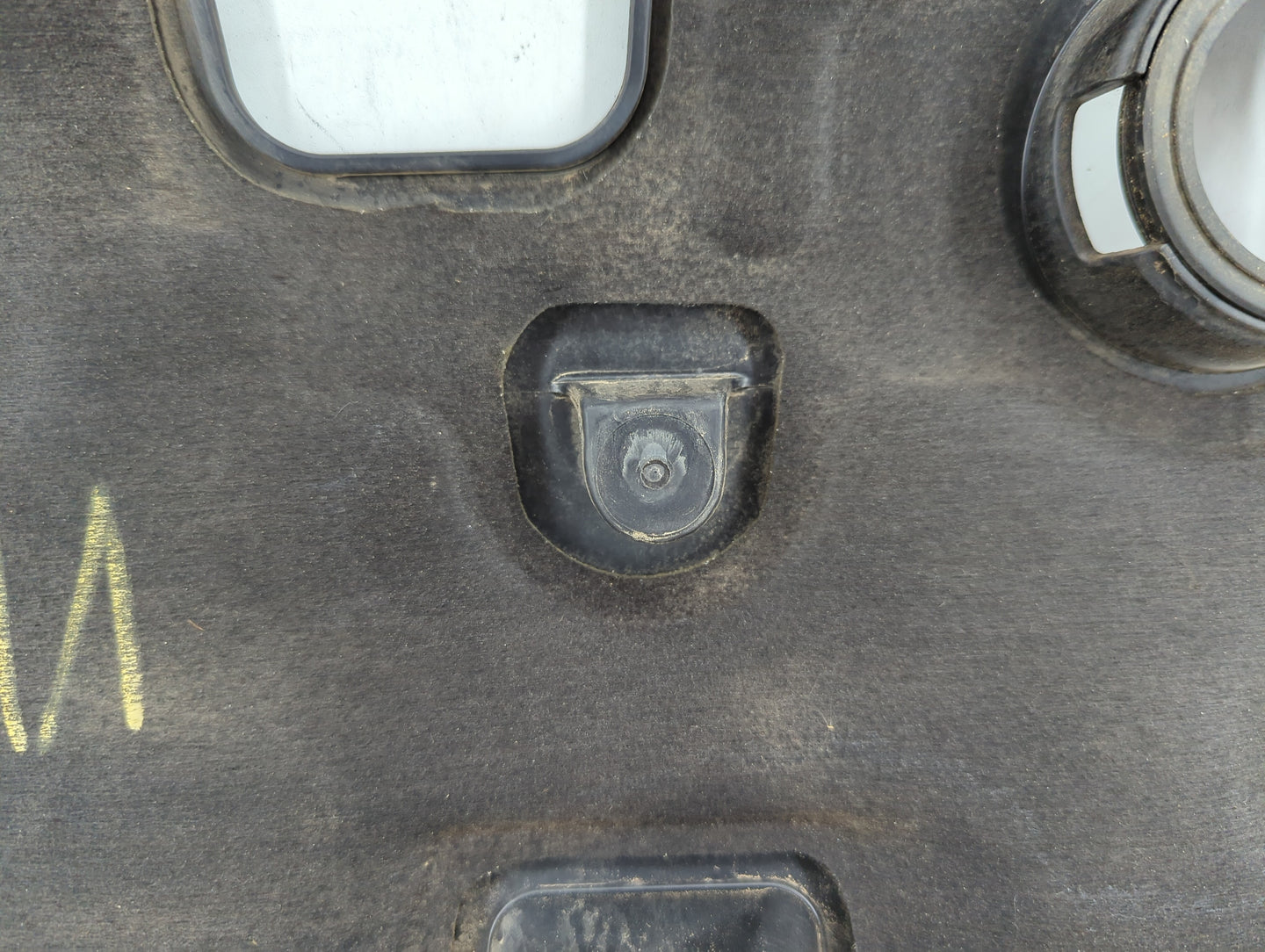 2017 Gmc Acadia Engine Cover Black - Oemusedautoparts1.com