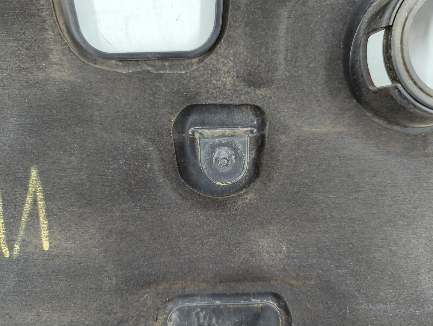 2017 Gmc Acadia Engine Cover Black - Oemusedautoparts1.com