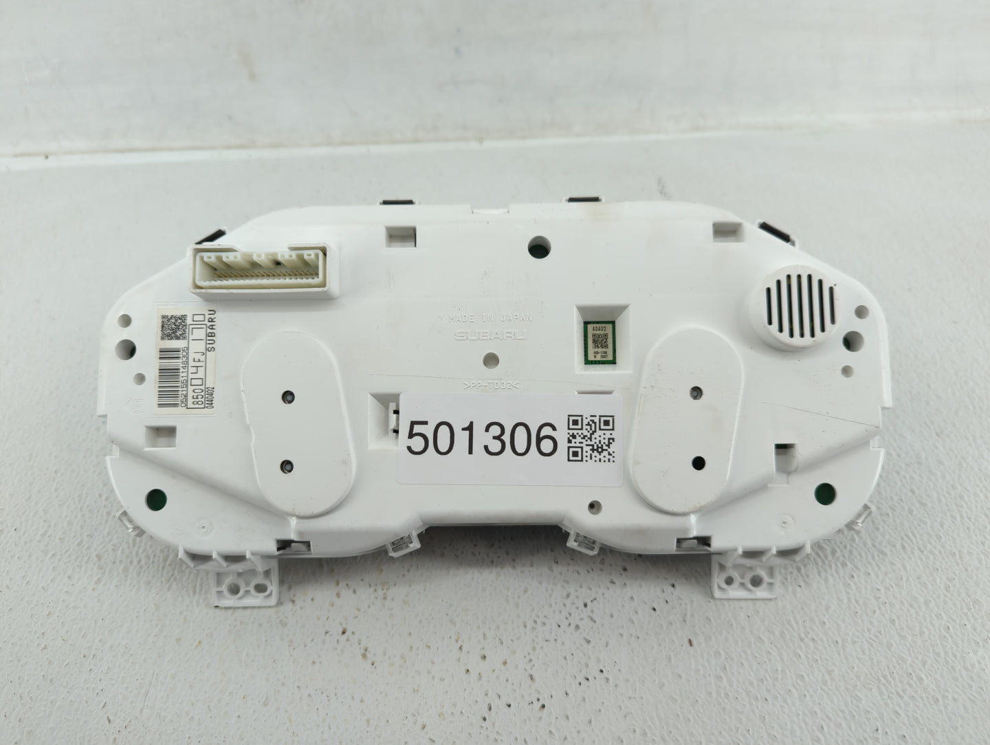 2017 Gmc Acadia Instrument Cluster Speedometer Gauges P/N:85004FJ170 84147750 Fits OEM Used Auto Parts - Oemusedautoparts1.c