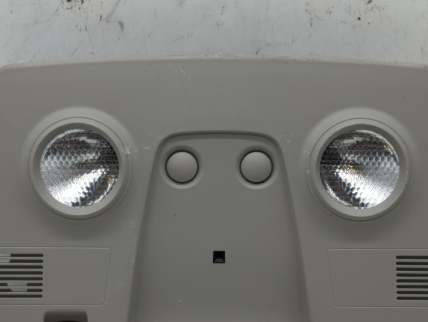 2015-2017 Gmc Acadia Center Floor Console Fits Fits 2015 2016 2017 OEM Used Auto Parts - Oemusedautoparts1.com