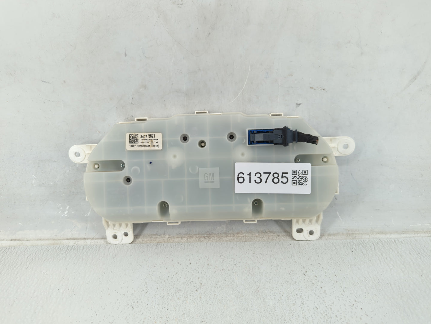 2017 Gmc Acadia Instrument Cluster Speedometer Gauges P/N:84075621 Fits OEM Used Auto Parts - Oemusedautoparts1.com