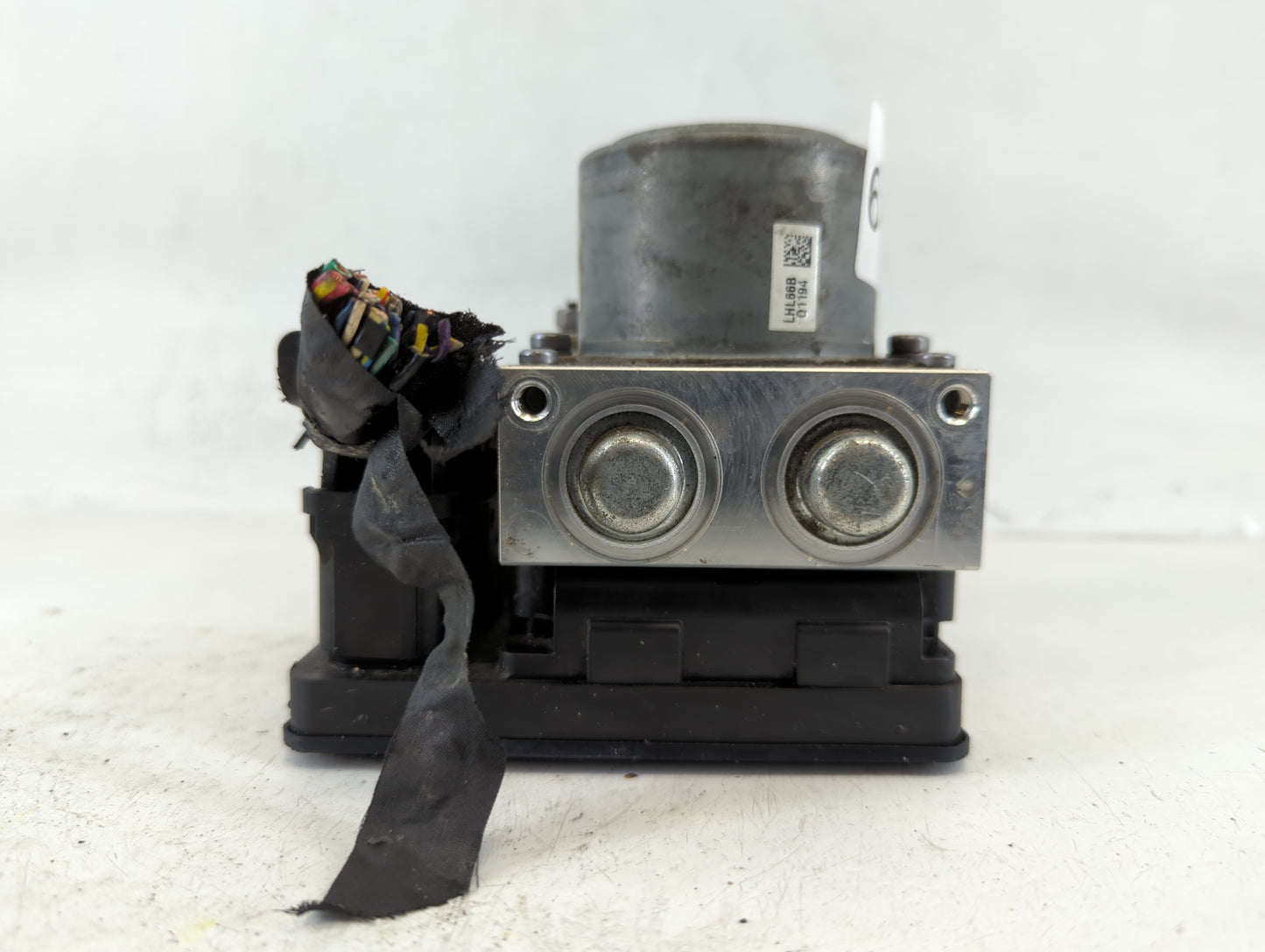 2017 Gmc Acadia ABS Pump Control Module Replacement P/N:8417 3388 ESS1 Fits OEM Used Auto Parts - Oemusedautoparts1.com