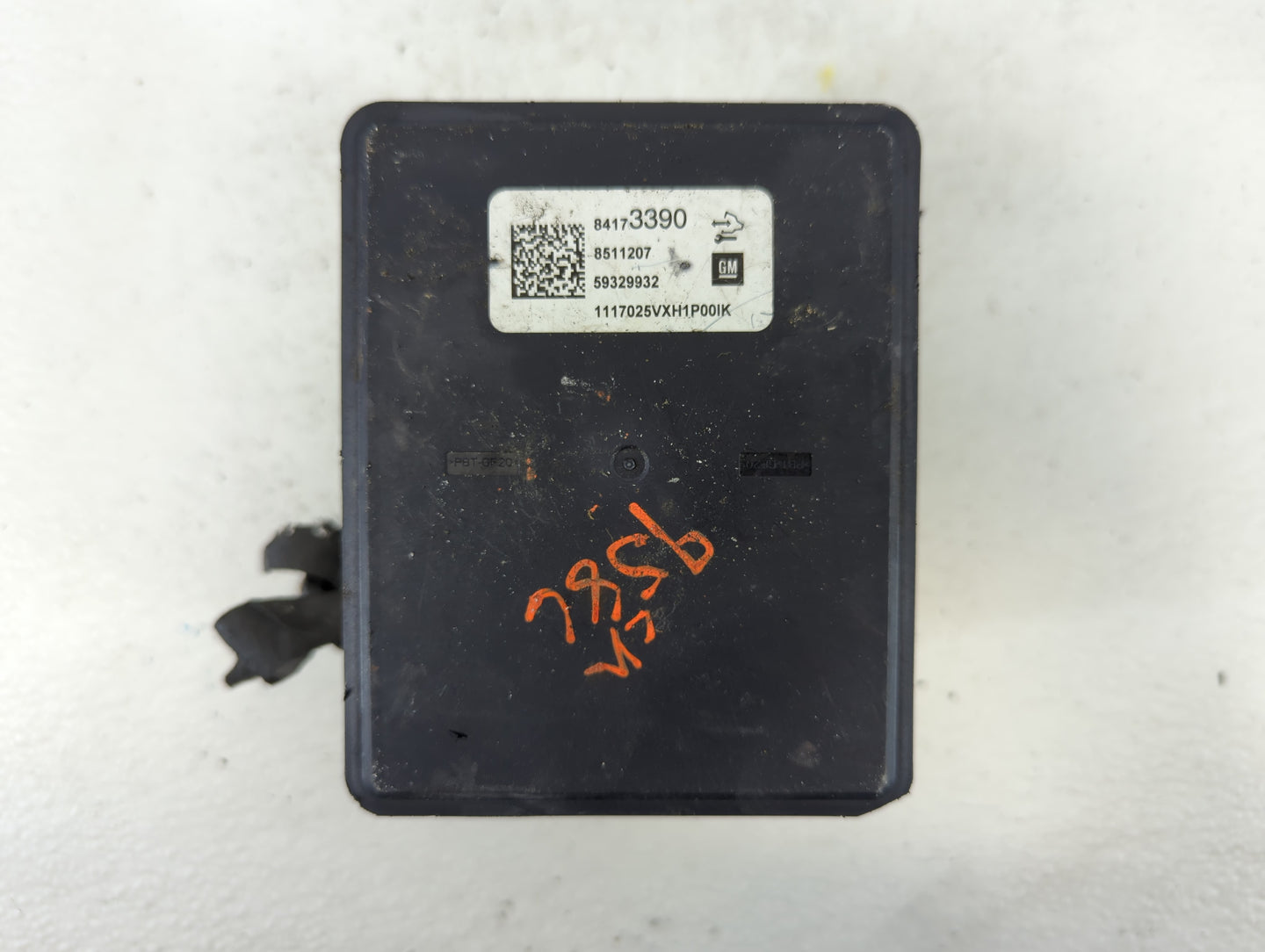 2017 Gmc Acadia ABS Pump Control Module Replacement P/N:8417 3388 ESS1 Fits OEM Used Auto Parts - Oemusedautoparts1.com