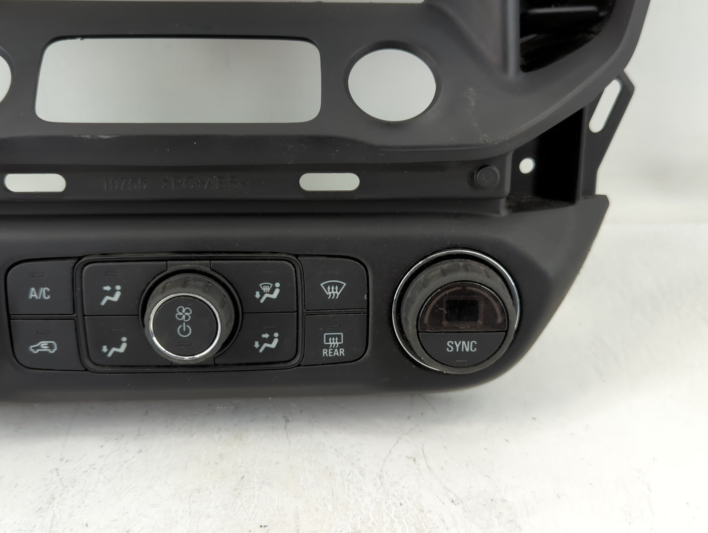 2017 Gmc Acadia Radio AM FM Cd Player Receiver Replacement P/N:84173748 Fits OEM Used Auto Parts - Oemusedautoparts1.com
