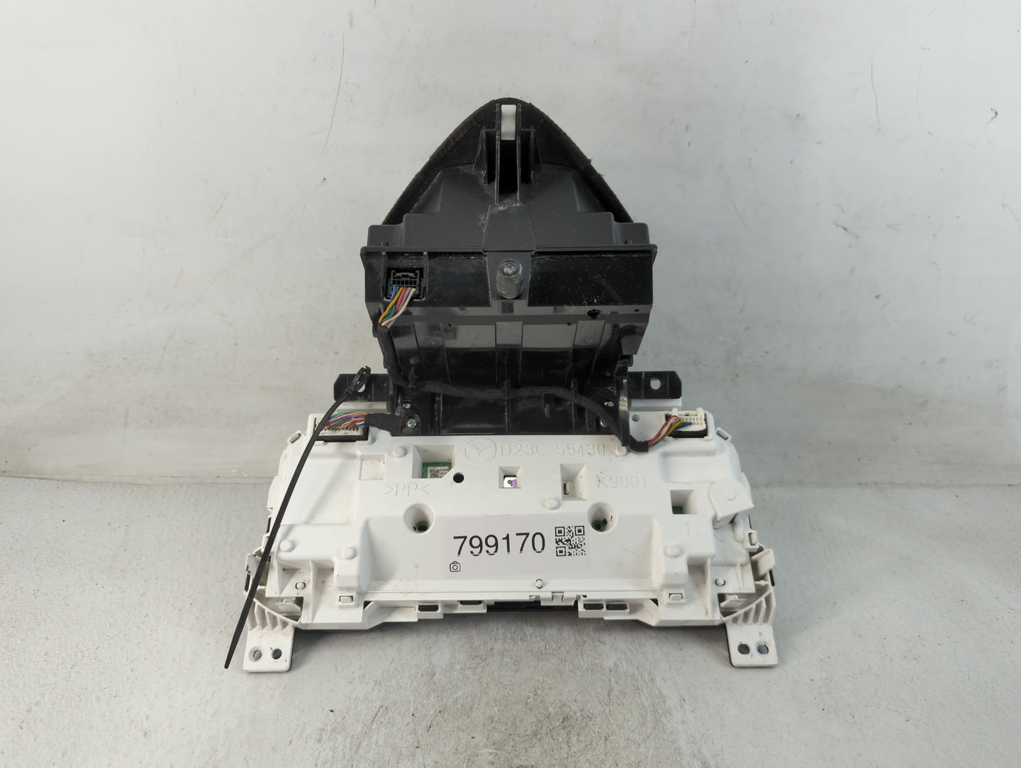 2017 Gmc Acadia Instrument Cluster Speedometer Gauges P/N:A3C0633310001 D51G 55HU0 A Fits OEM Used Auto Parts - Oemusedautop