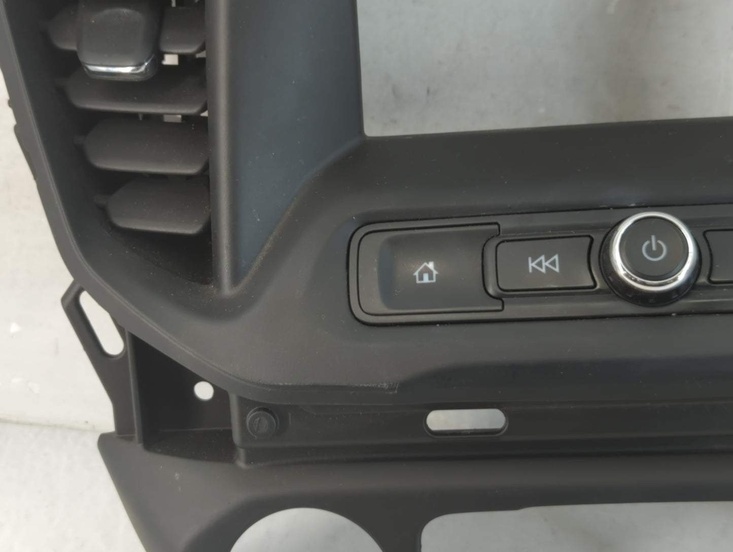 2017 Gmc Acadia Radio AM FM Cd Player Receiver Replacement P/N:42342519 84173747 Fits OEM Used Auto Parts - Oemusedautoparts