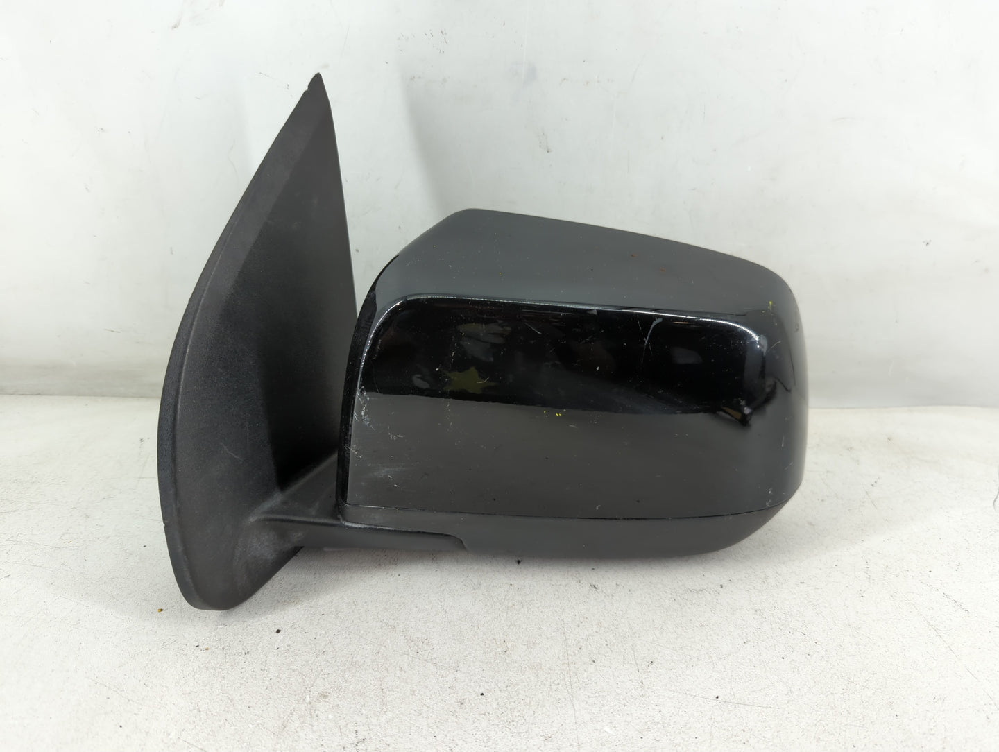 2017-2018 Gmc Canyon Driver Side View Mirror - Left Door Mirror OEM Used - Oemusedautoparts1.com