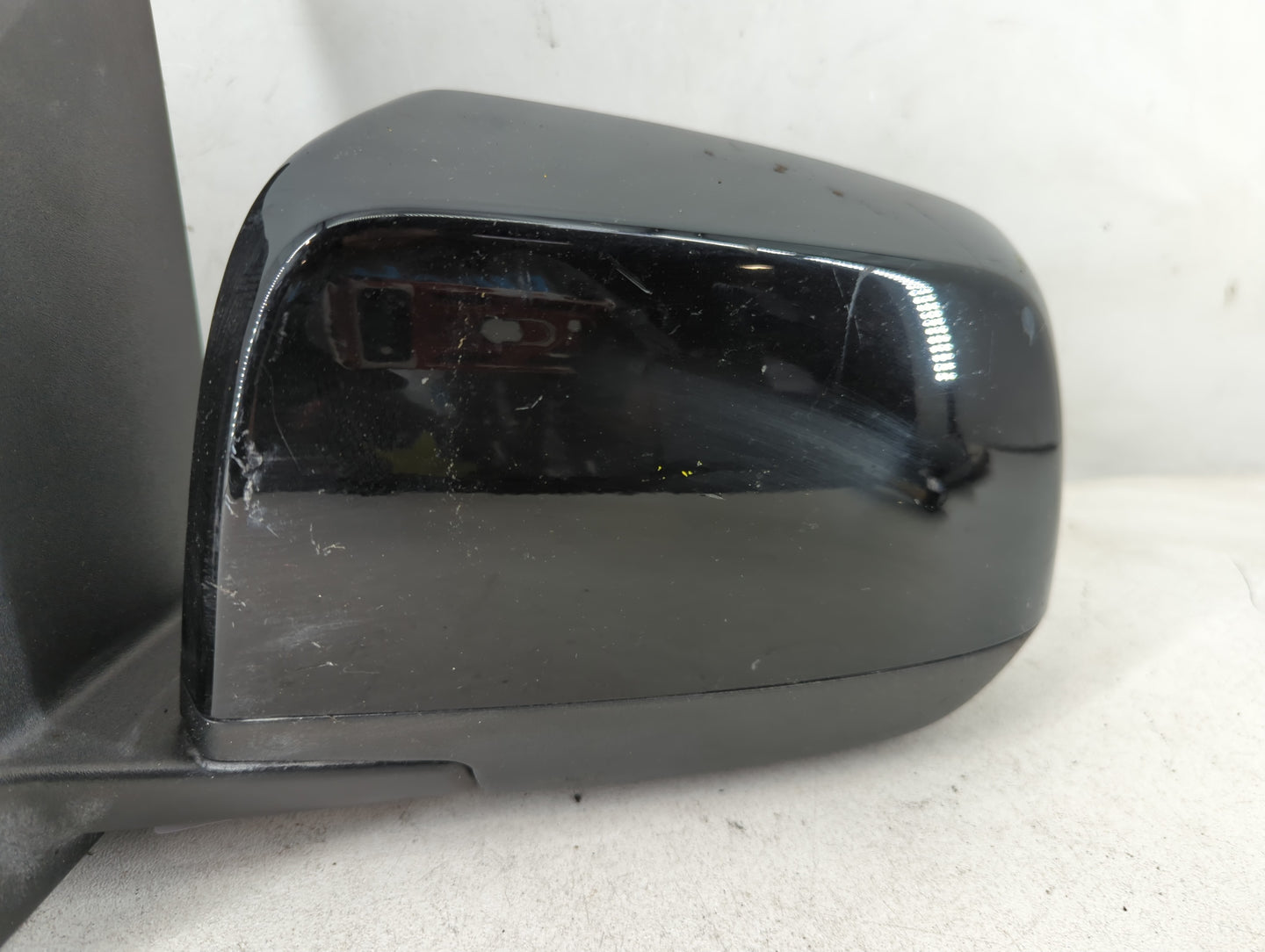 2017-2018 Gmc Canyon Driver Side View Mirror - Left Door Mirror OEM Used - Oemusedautoparts1.com