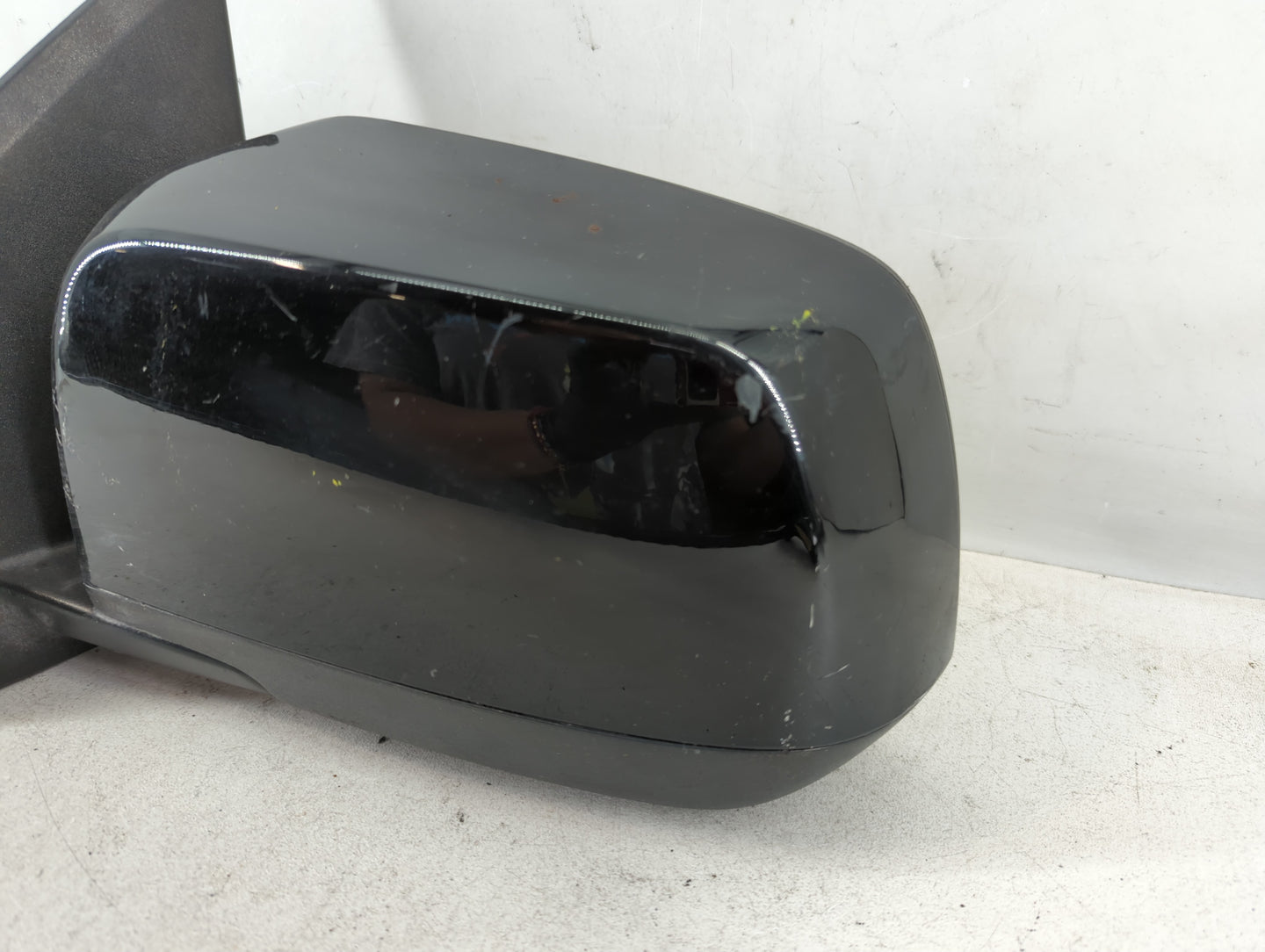 2017-2018 Gmc Canyon Driver Side View Mirror - Left Door Mirror OEM Used - Oemusedautoparts1.com