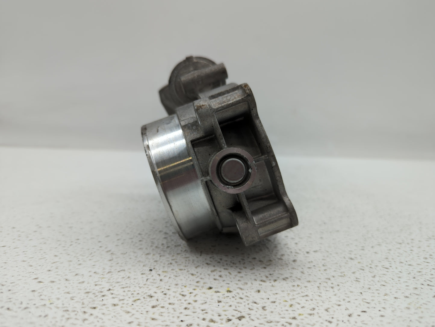 2017-2018 Gmc Canyon Throttle Body P/N:12671014 12648414, 1267 1014 Fits Fits 2016 2017 2018 2019 OEM Used Auto Parts - Oemu