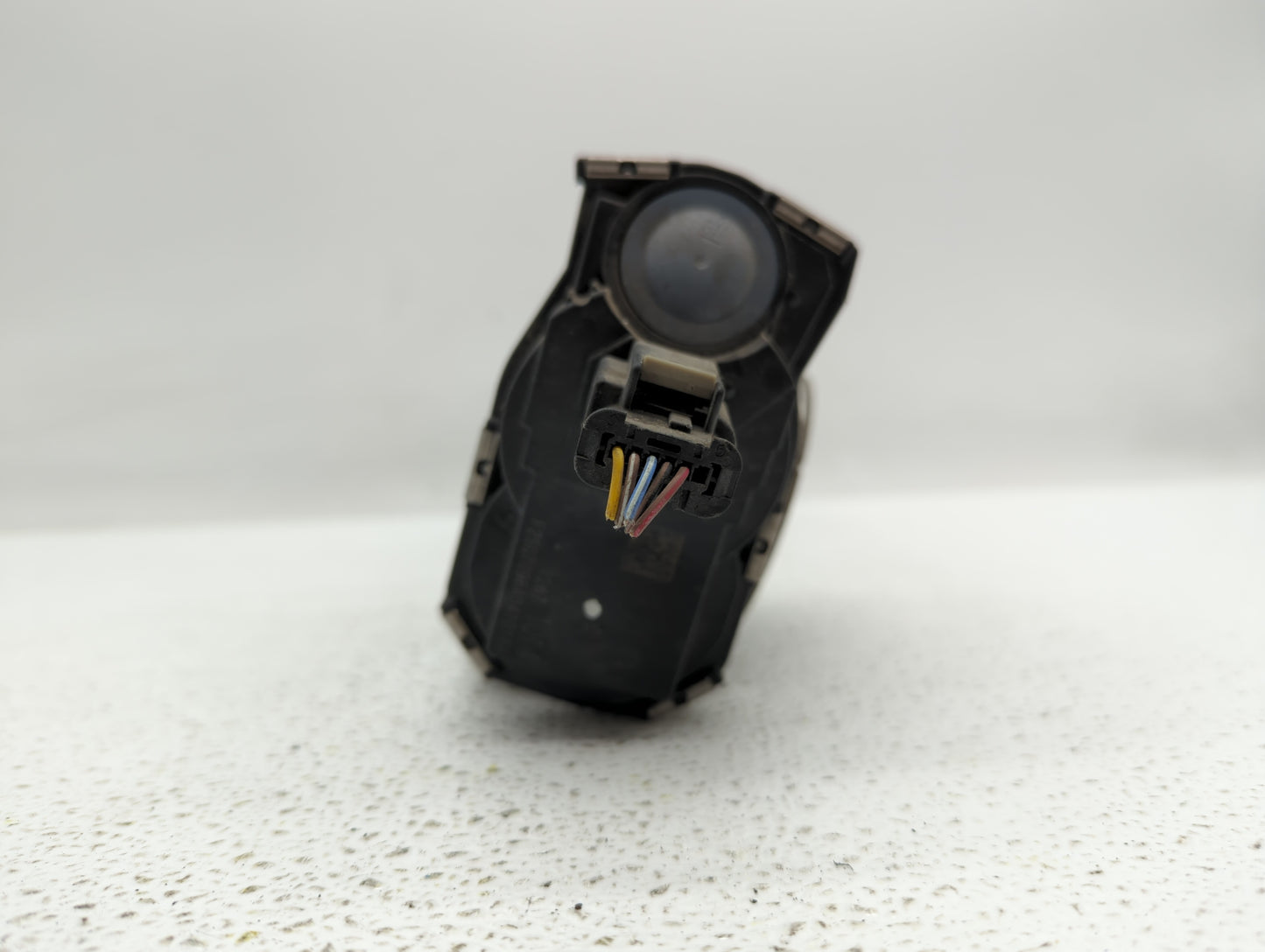 2017-2018 Gmc Canyon Throttle Body P/N:12671014 12648414, 1267 1014 Fits Fits 2016 2017 2018 2019 OEM Used Auto Parts - Oemu