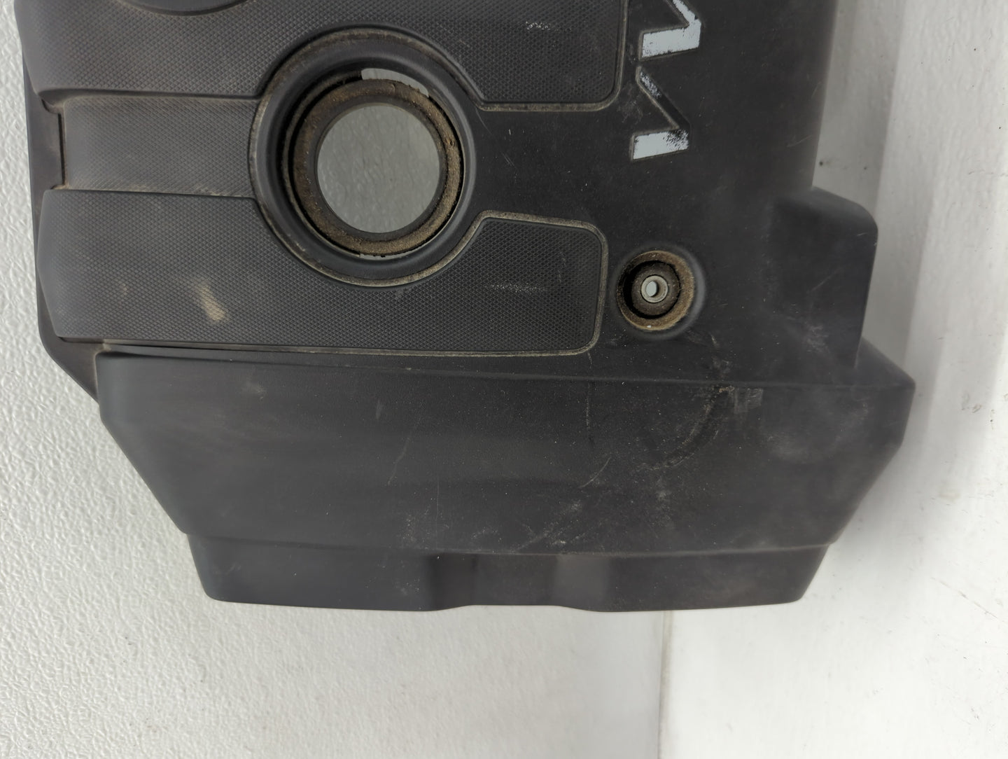 2017 Gmc Canyon Engine Cover - Oemusedautoparts1.com