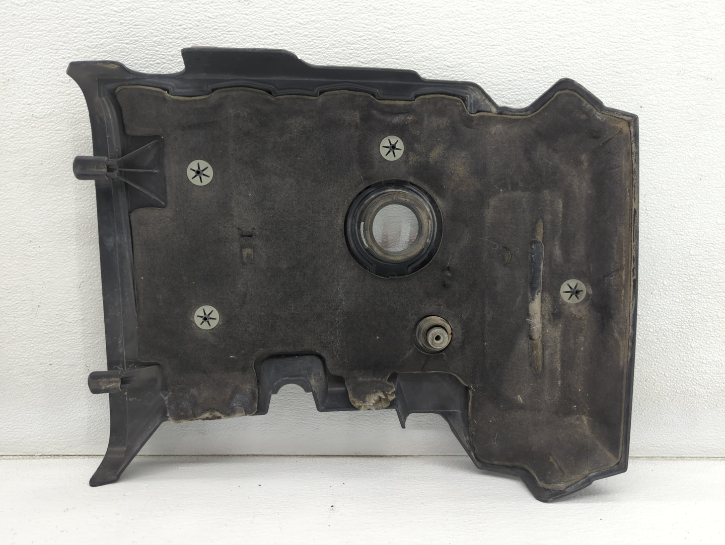 2017 Gmc Canyon Engine Cover - Oemusedautoparts1.com