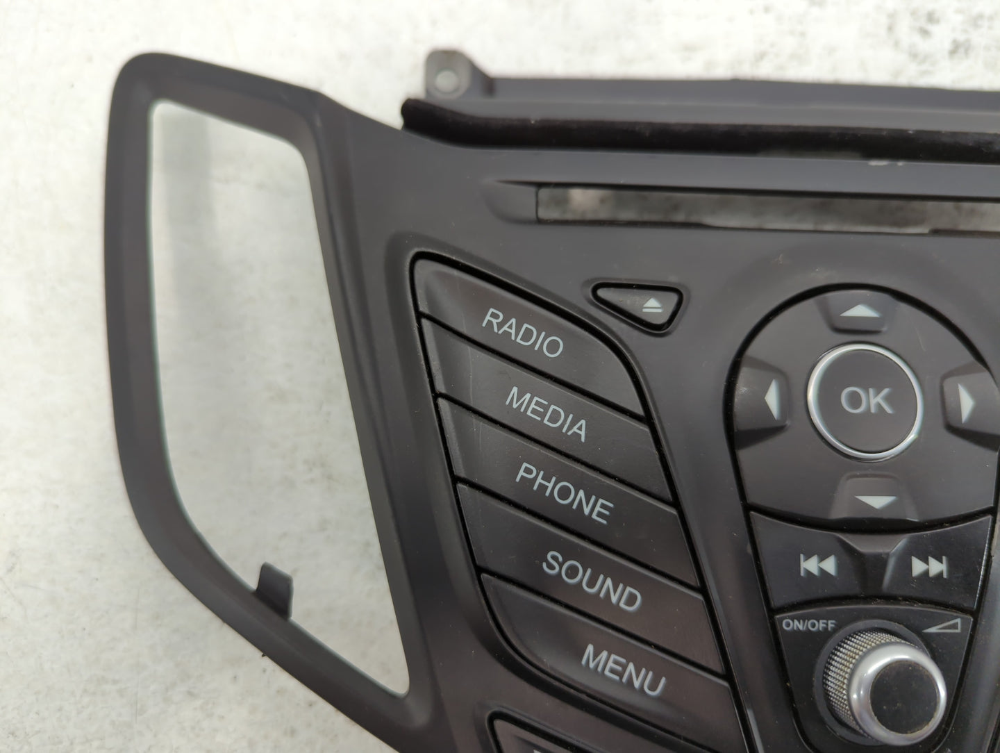 2017-2019 Gmc Canyon Am Fm Cd Player Radio Receiver - Oemusedautoparts1.com