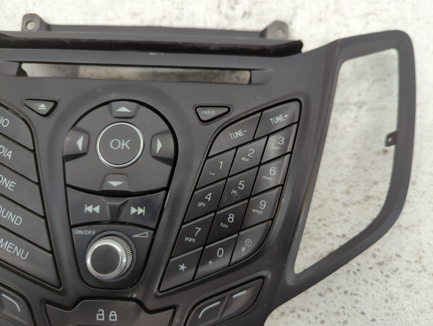 2017-2019 Gmc Canyon Am Fm Cd Player Radio Receiver - Oemusedautoparts1.com