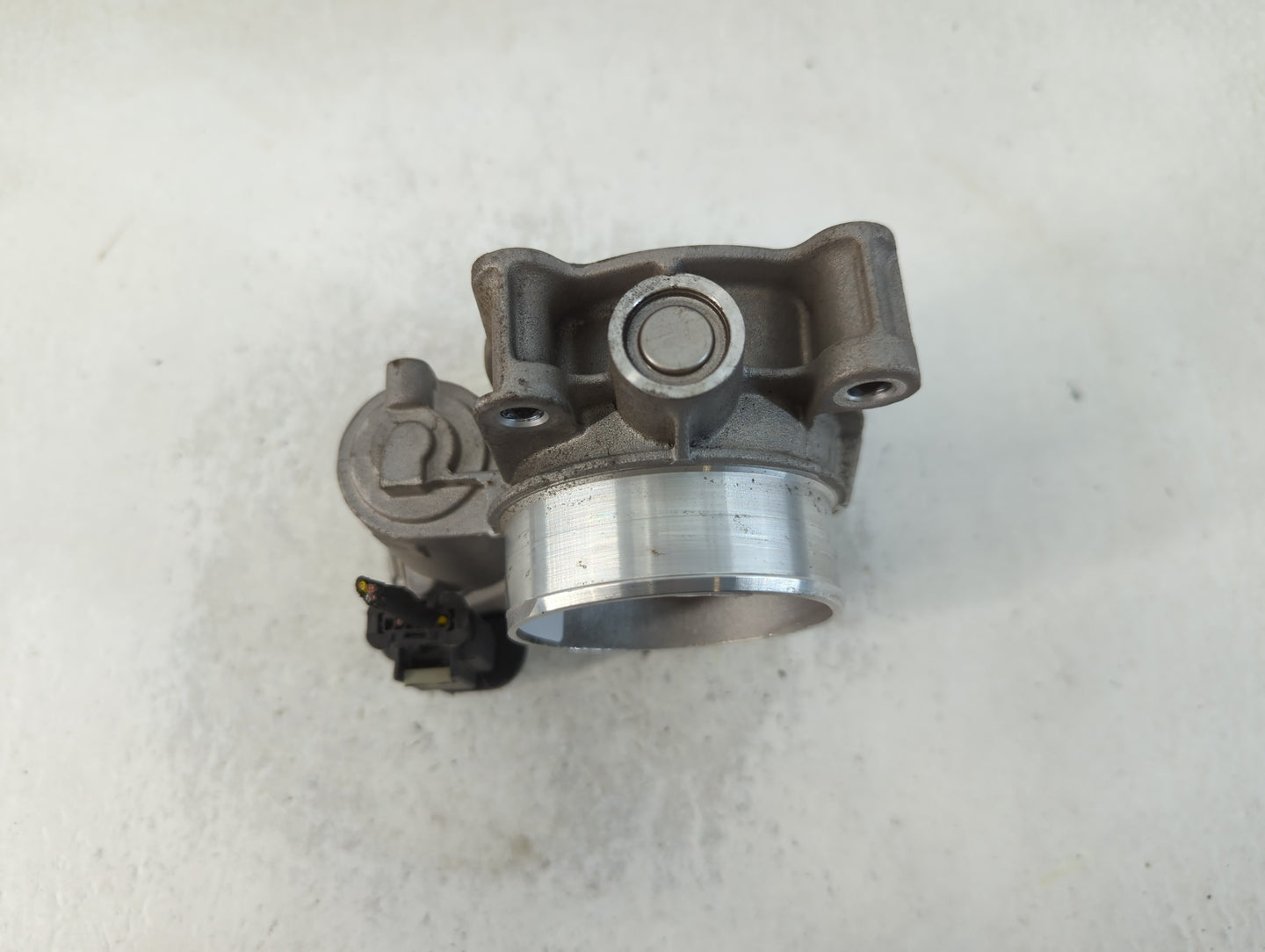 2016-2022 Gmc Canyon Throttle Body P/N:12670839AA Fits Fits 2016 2017 2018 2019 2020 2021 2022 OEM Used Auto Parts - Oemused