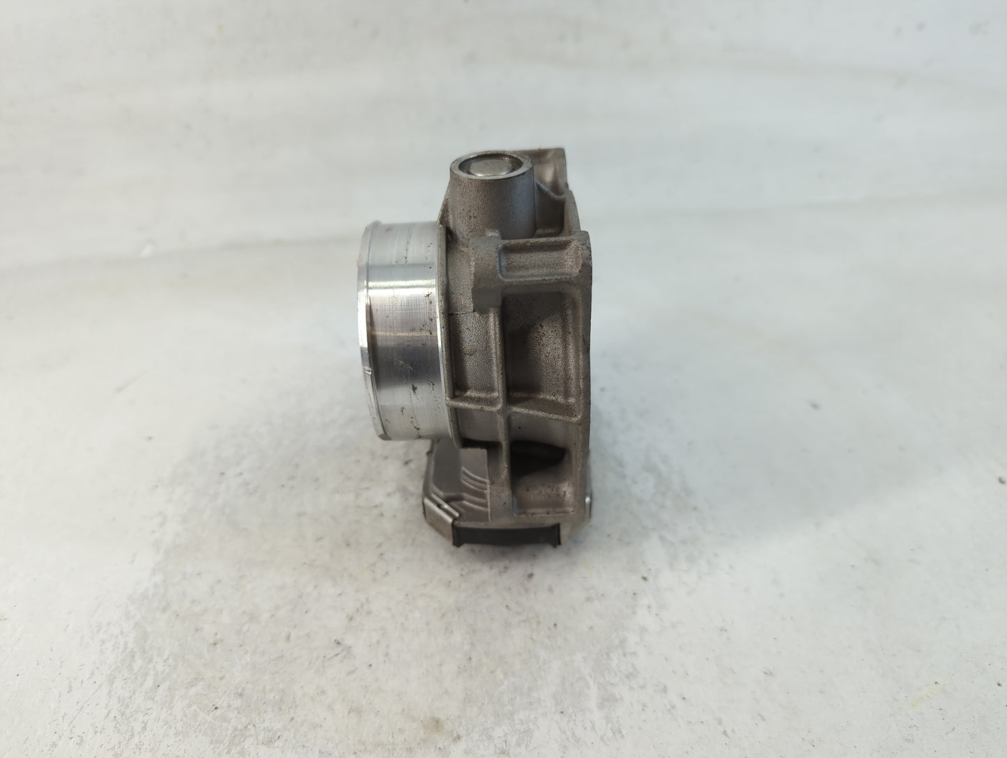 2016-2022 Gmc Canyon Throttle Body P/N:12670839AA Fits Fits 2016 2017 2018 2019 2020 2021 2022 OEM Used Auto Parts - Oemused