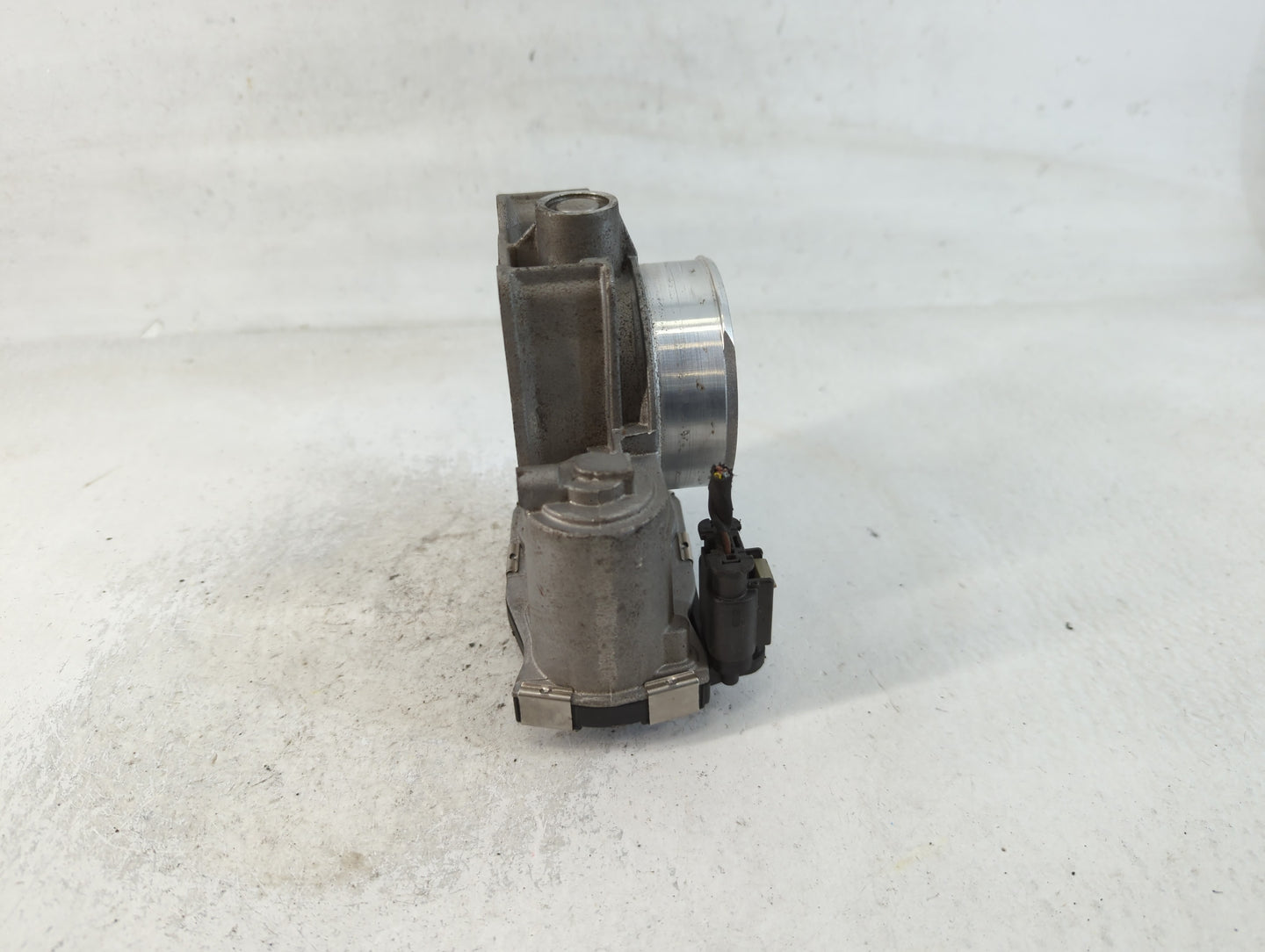 2016-2022 Gmc Canyon Throttle Body P/N:12670839AA Fits Fits 2016 2017 2018 2019 2020 2021 2022 OEM Used Auto Parts - Oemused