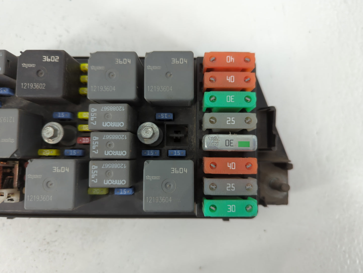 2015-2017 Gmc Canyon Fusebox Fuse Box Panel Relay Module P/N:13 255 300 >PA66-GF14< Fits Fits 2015 2016 2017 2019 OEM Used A